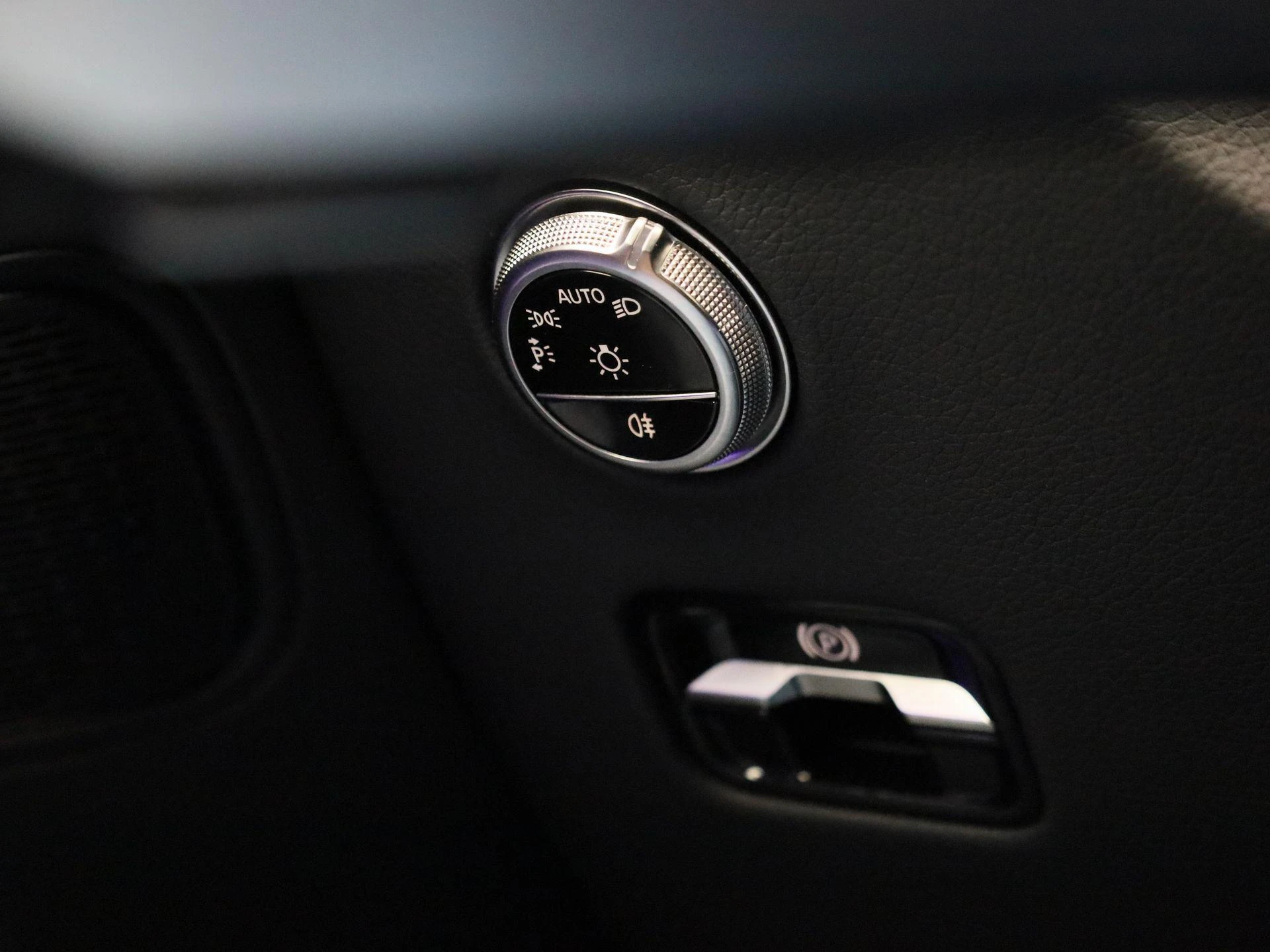 Mercedes-Benz-GLC-image-22