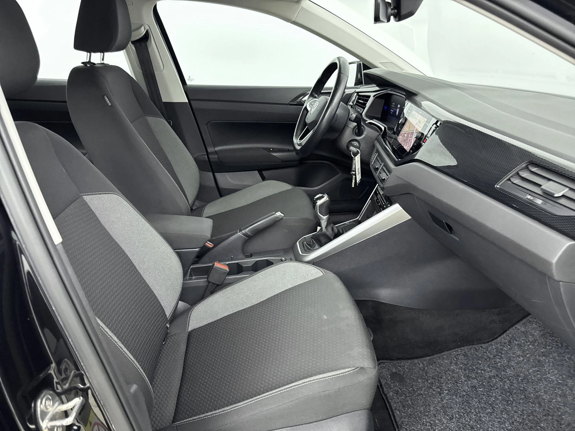 Volkswagen-Polo-image-23