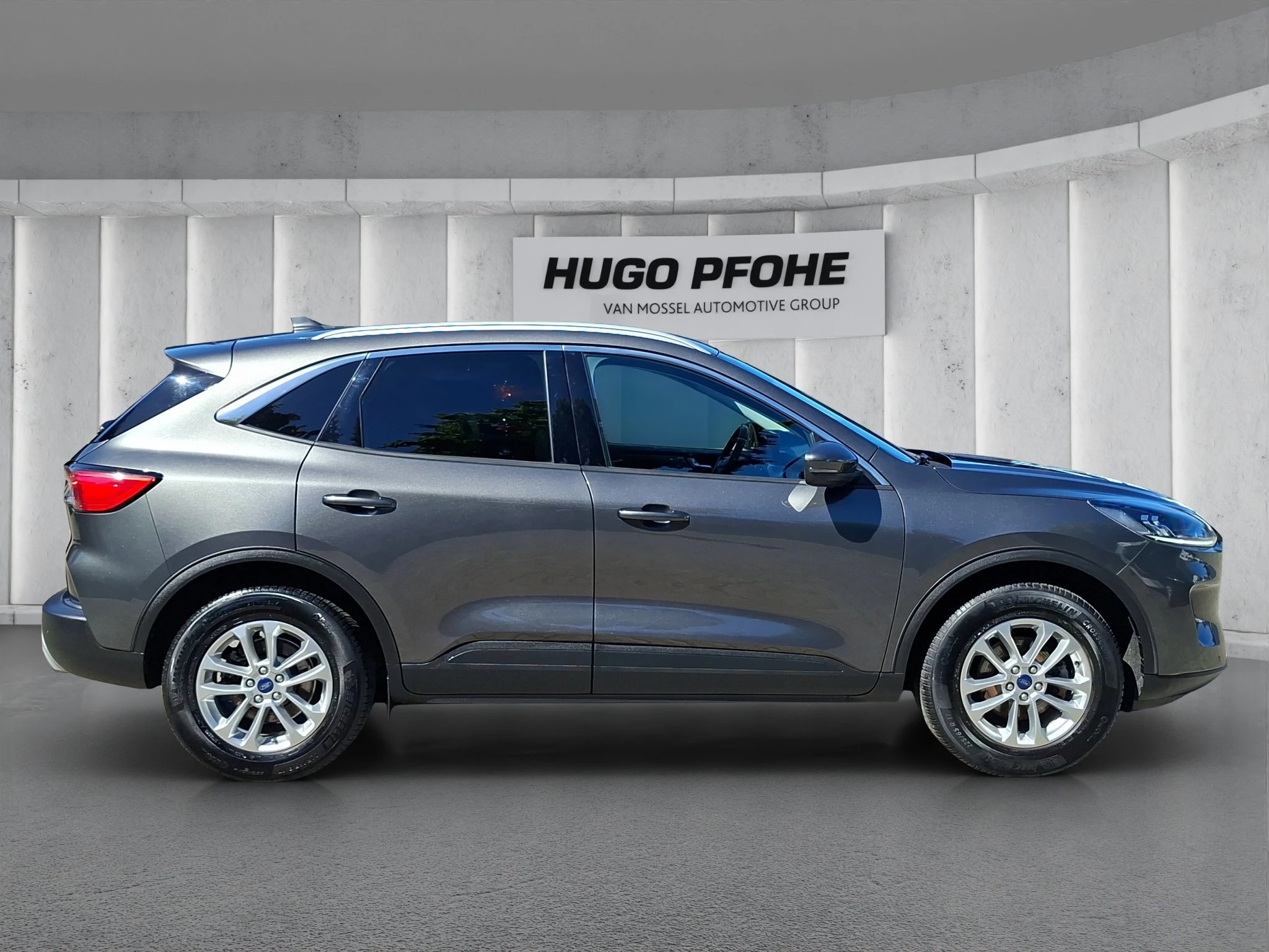 Ford Kuga Titanium 1.5 EB GJR | RFK | PDC | SHZ | LMF | Navi | Klima | BT | ZV mit FB