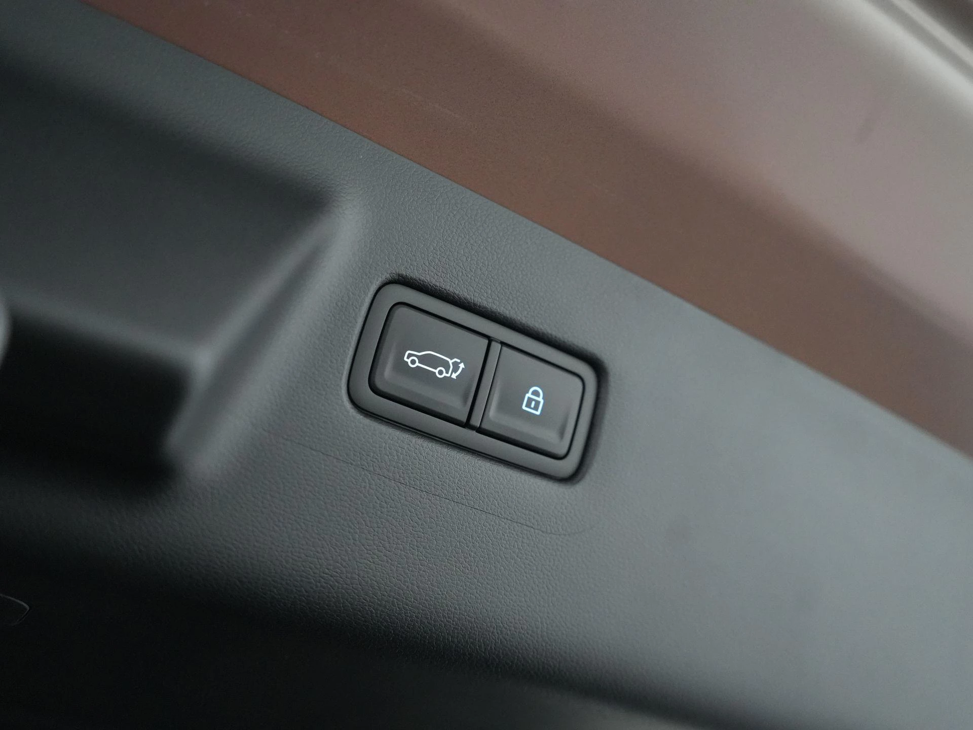 Hyundai-Santa Fe-image-50