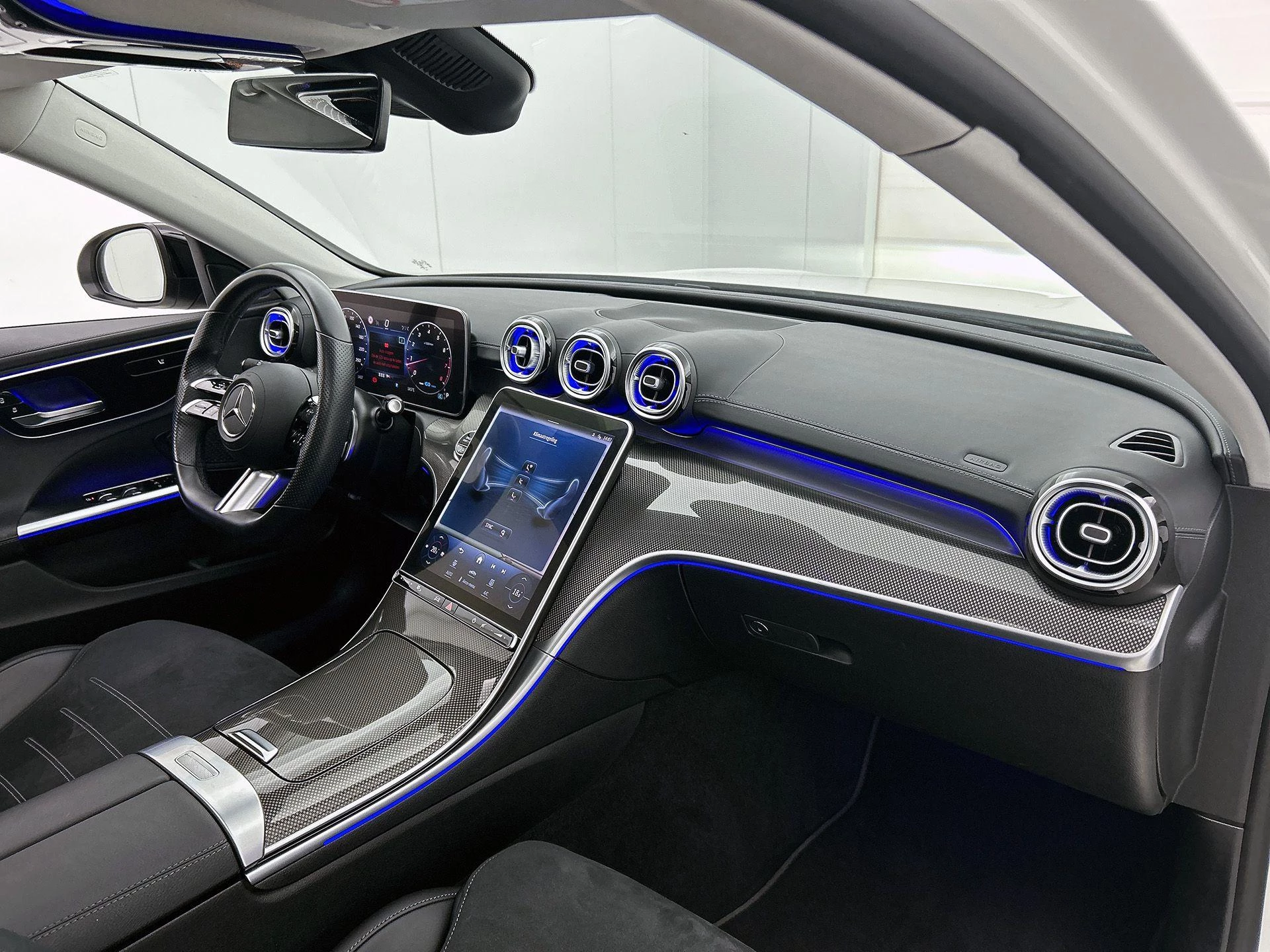 Mercedes-Benz-C-Klasse-image-18