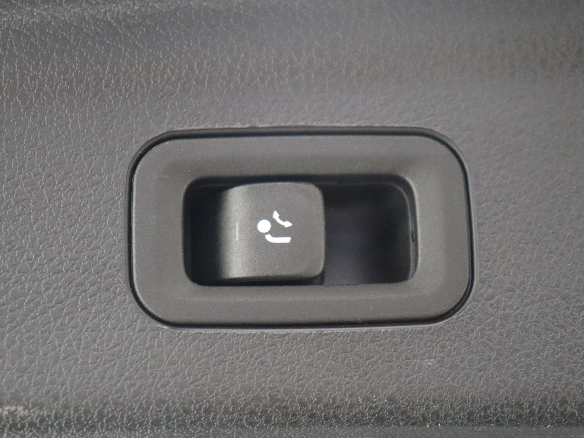 Mercedes-Benz-GLE-image-42