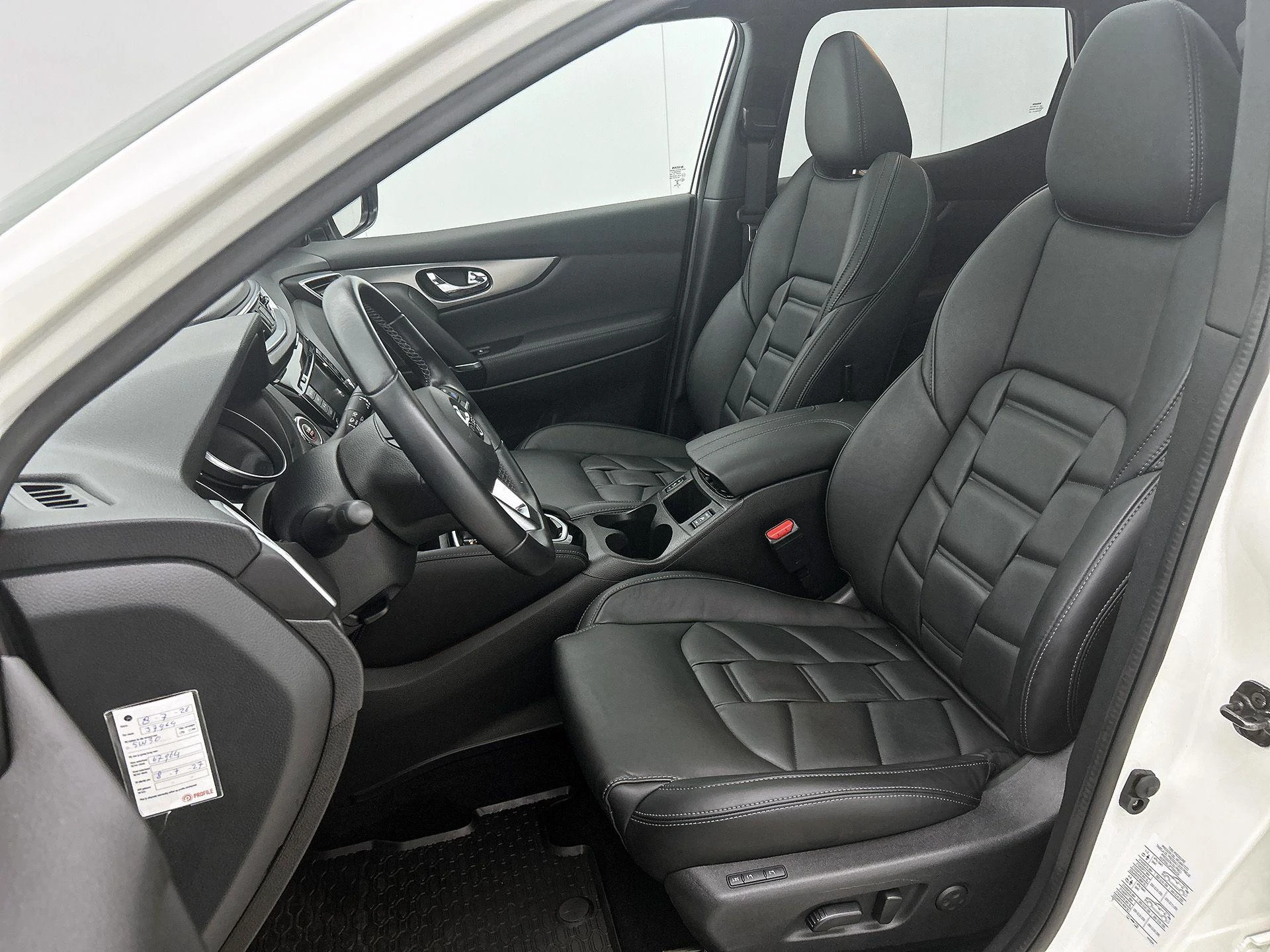 Nissan-QASHQAI-image-38
