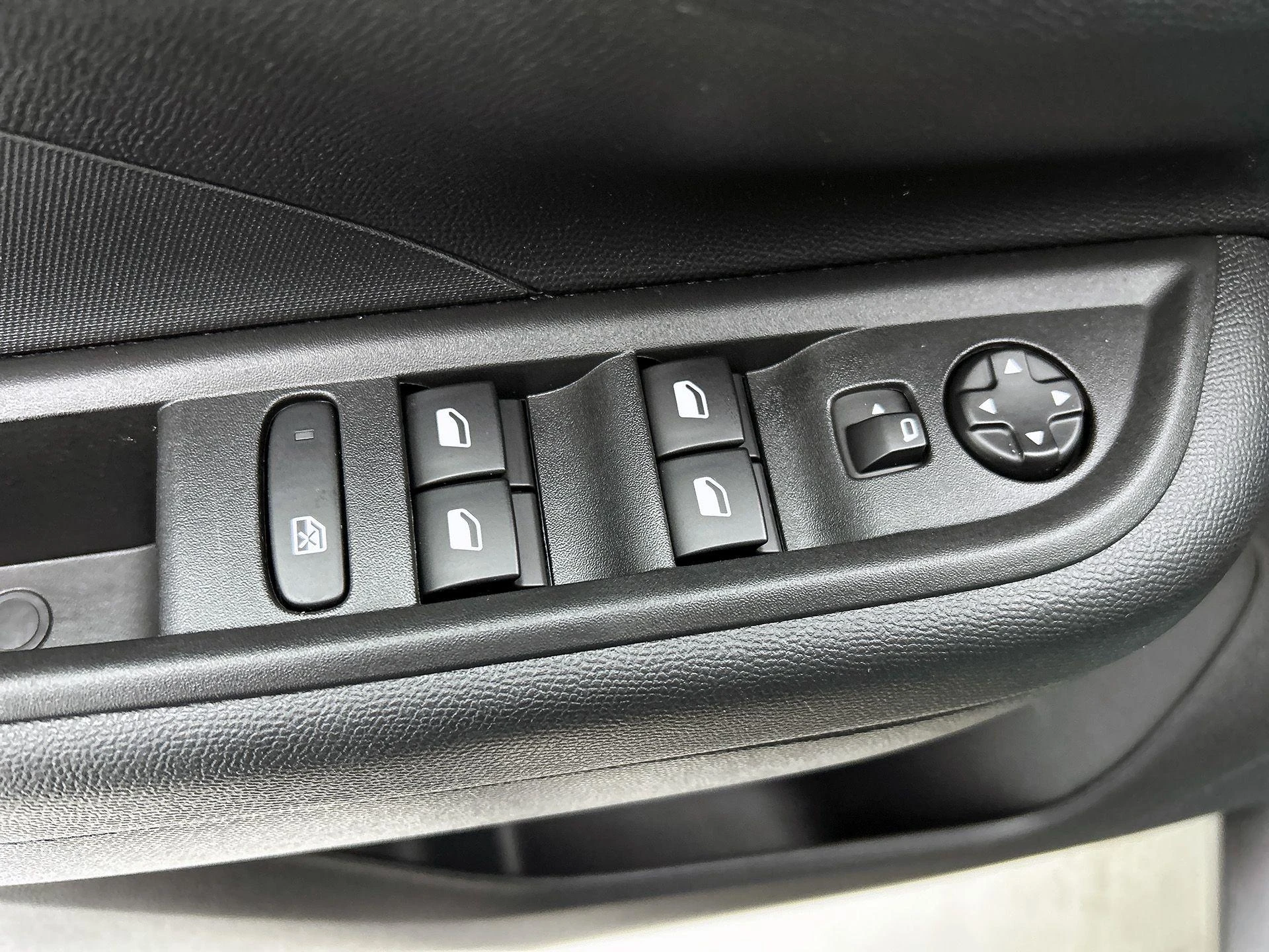 Opel Frontera 1.2 Turbo Hybrid Edition