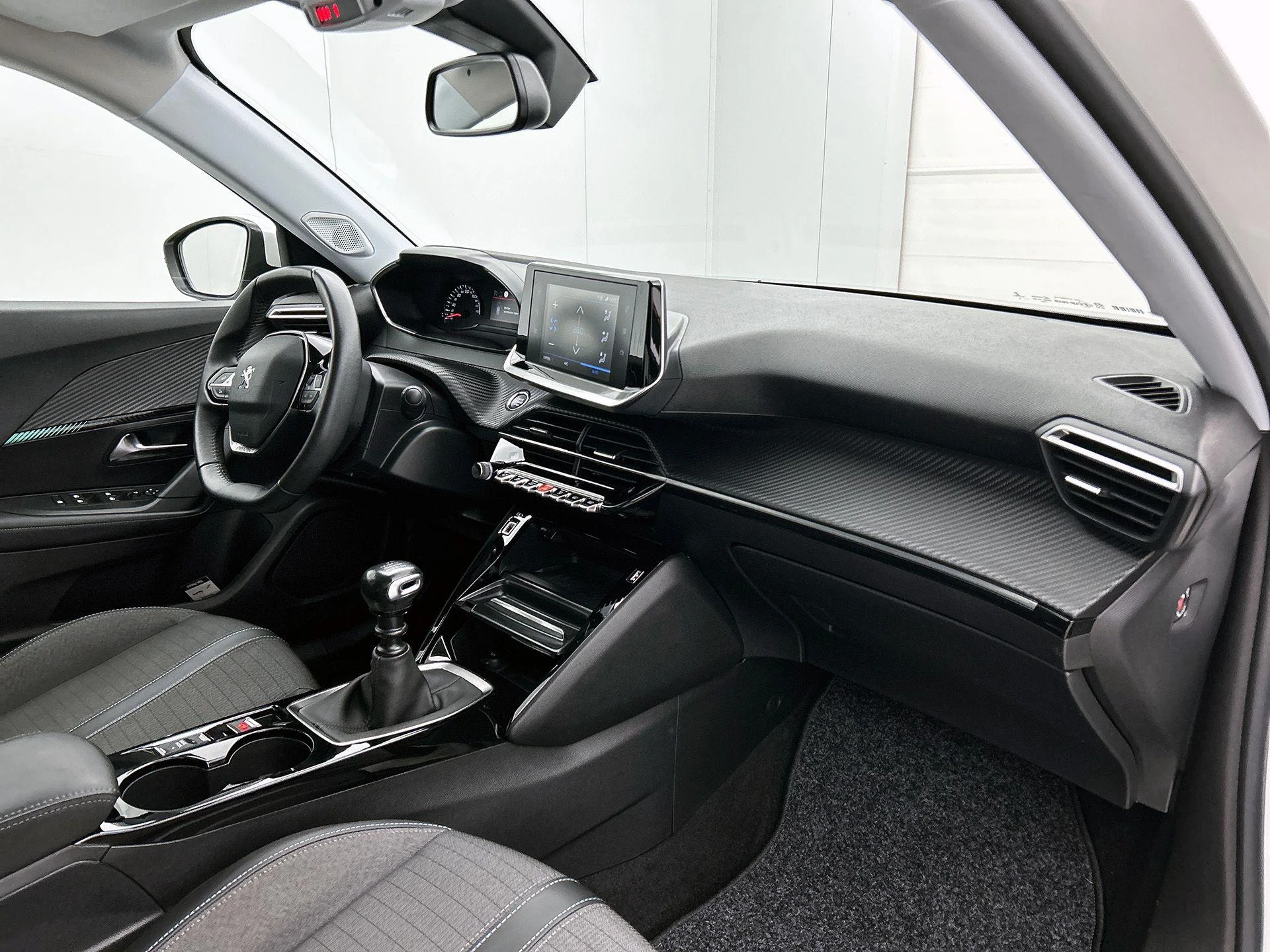 Peugeot-2008-image-17
