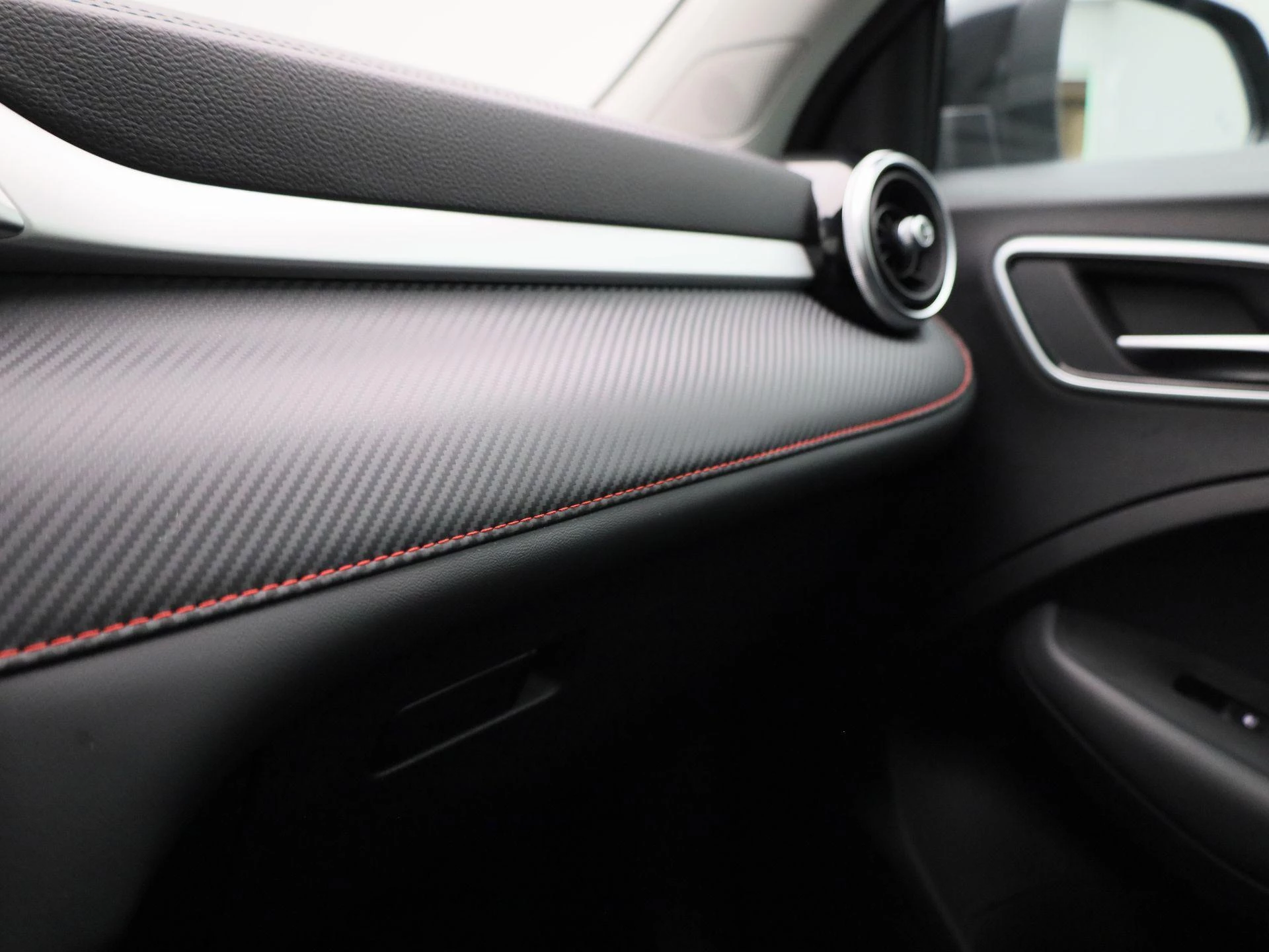 MG ZS EV Long Range Luxury 70 kWh
