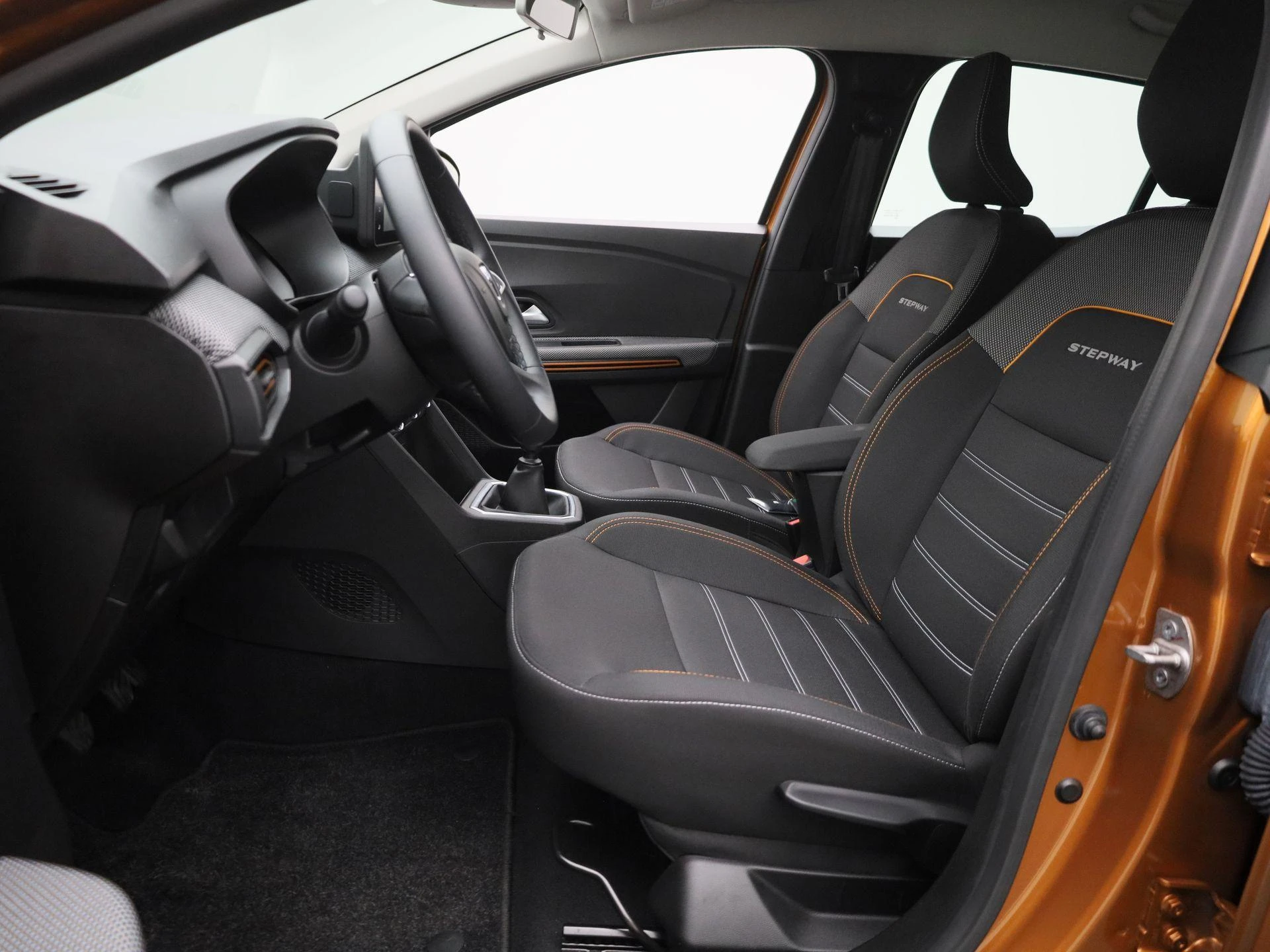 Dacia-Sandero Stepway-image-9