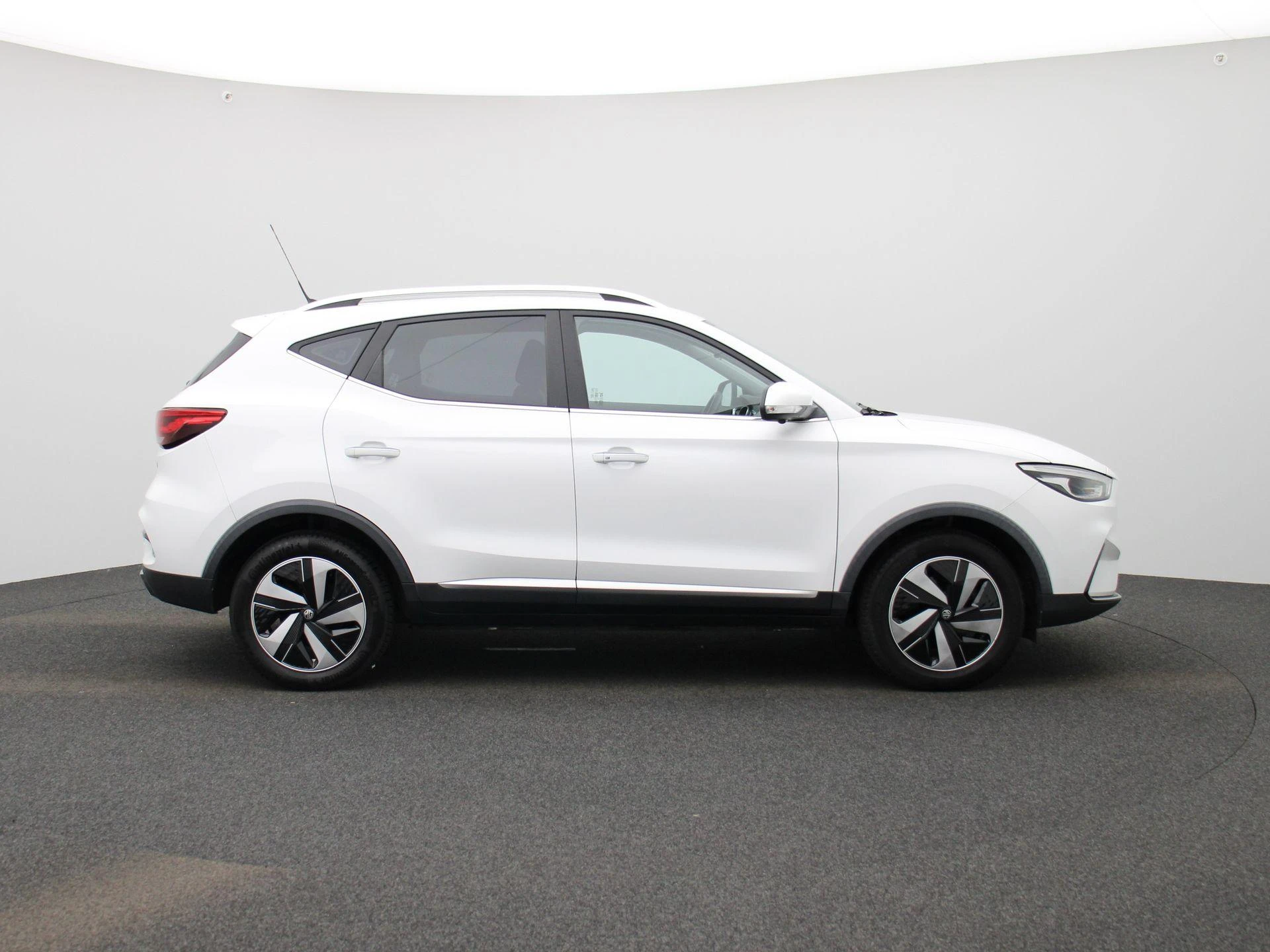 MG-ZS EV-image-5