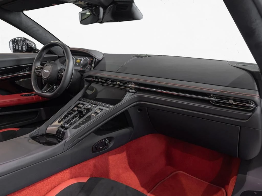 Aston Martin-DB12-image-28