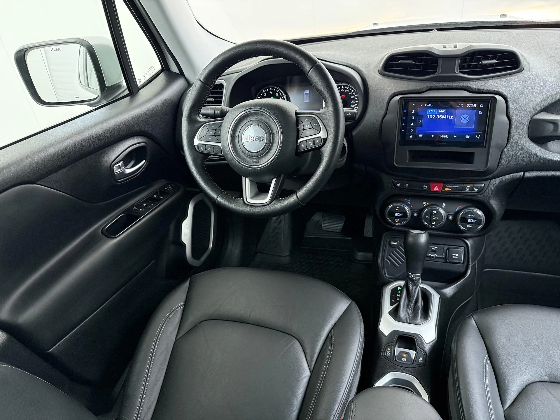 Jeep-Renegade-image-5