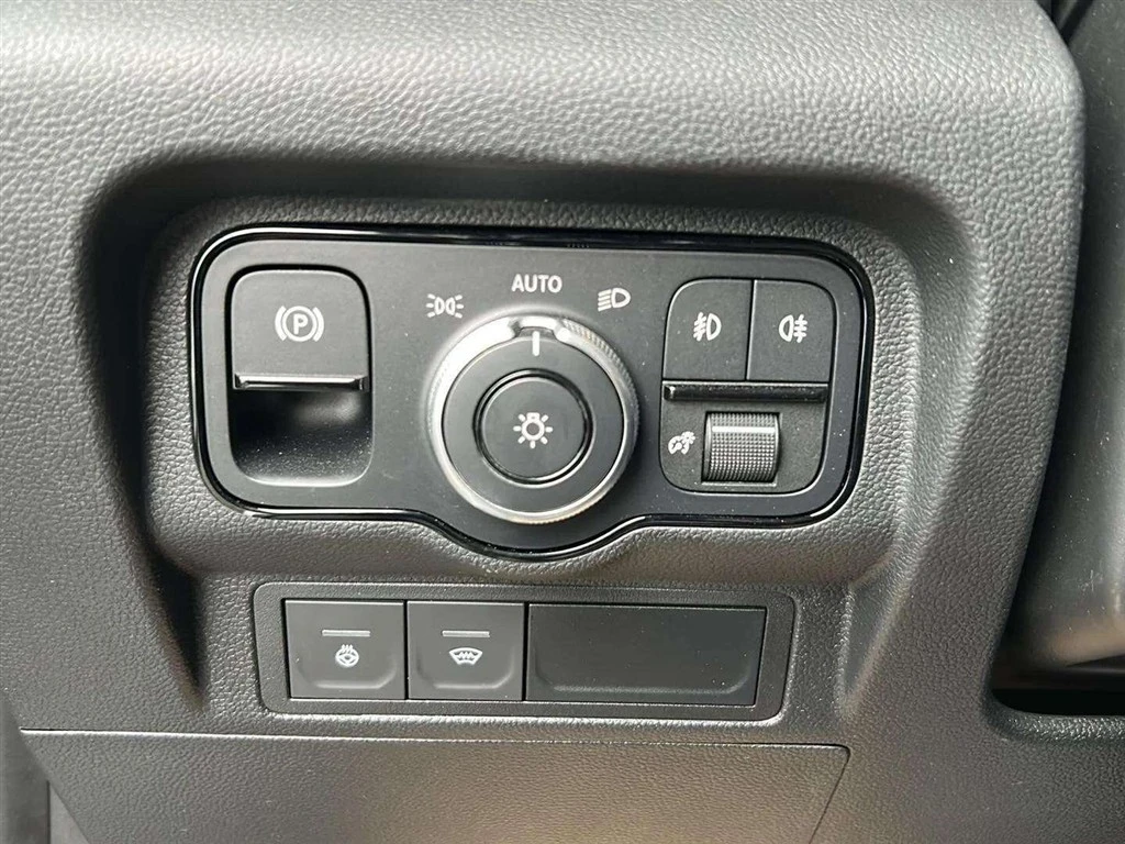 Mercedes-Benz-Citan-image-17