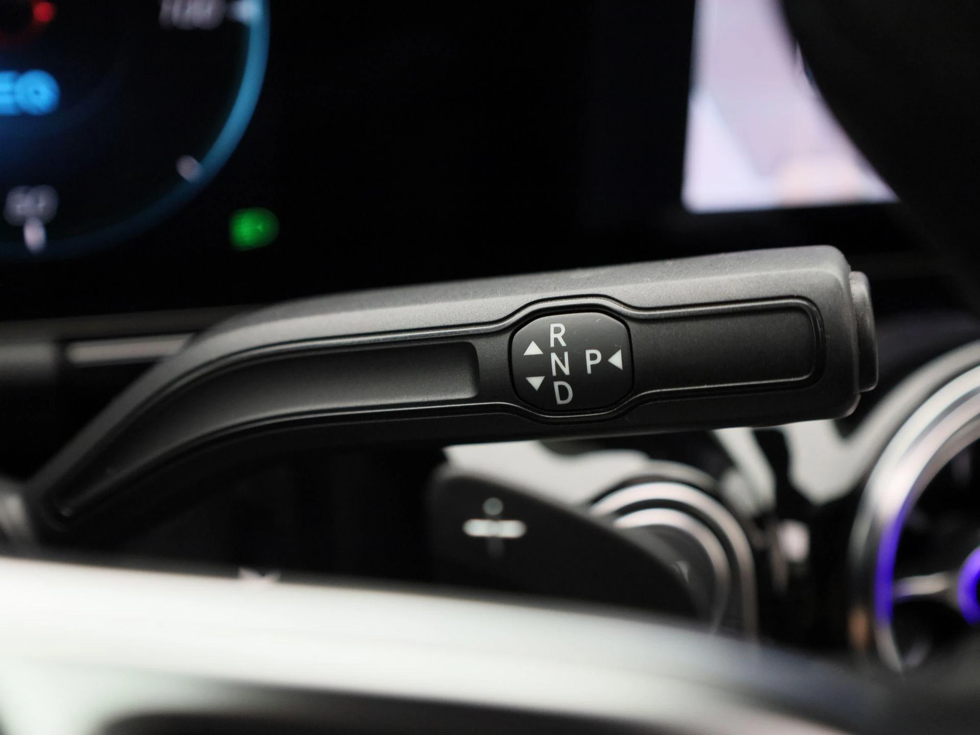 Mercedes-Benz-EQA-image-22