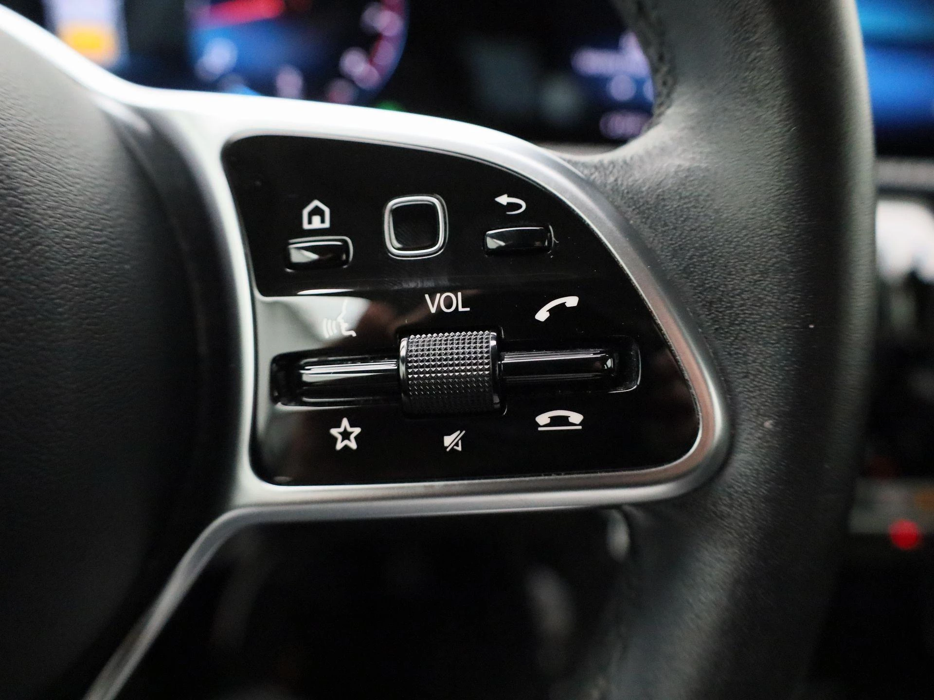 Mercedes-Benz-A-Klasse-image-14