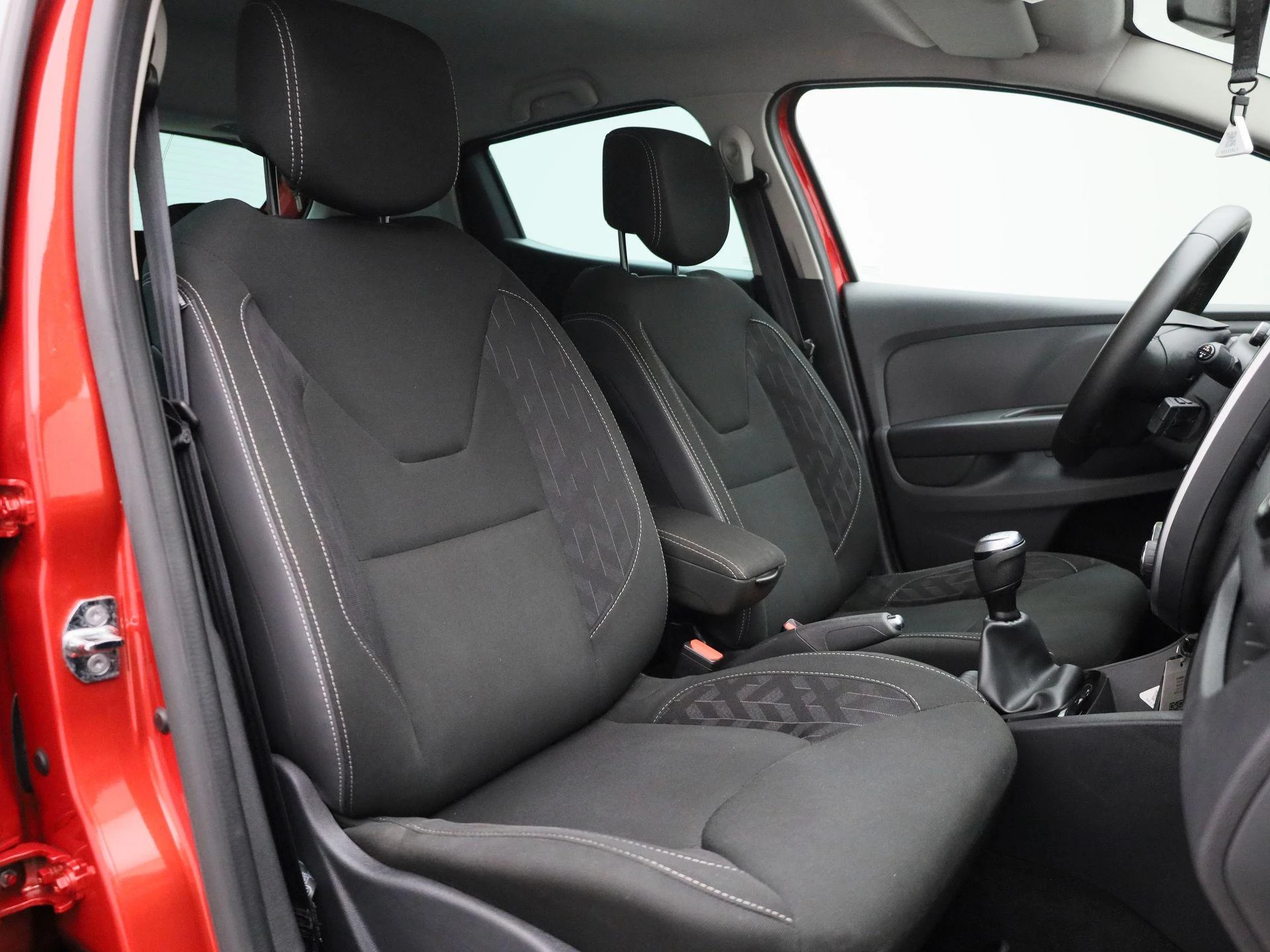 Renault-Clio-image-36