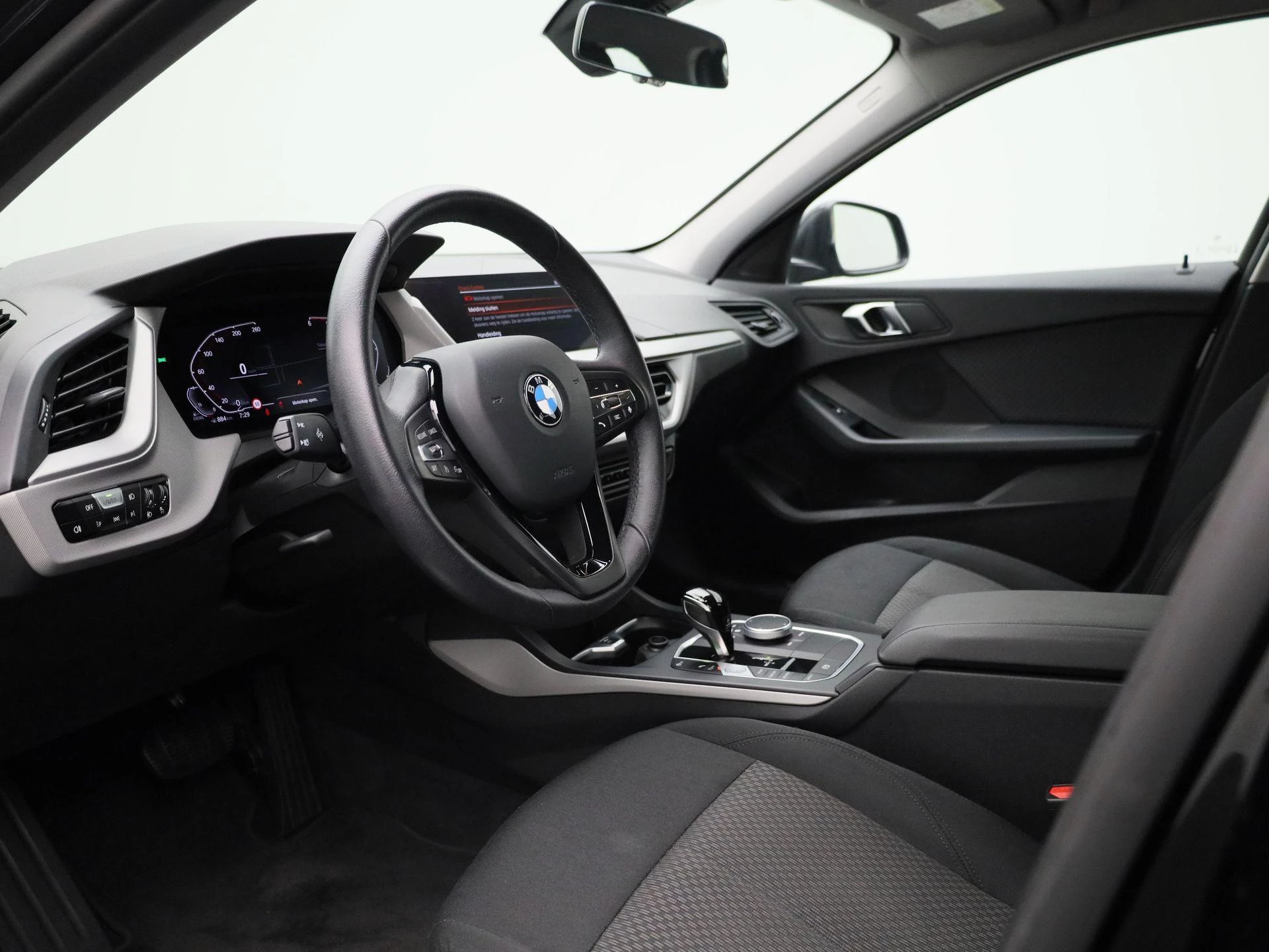 BMW-1 Reeks-image-27