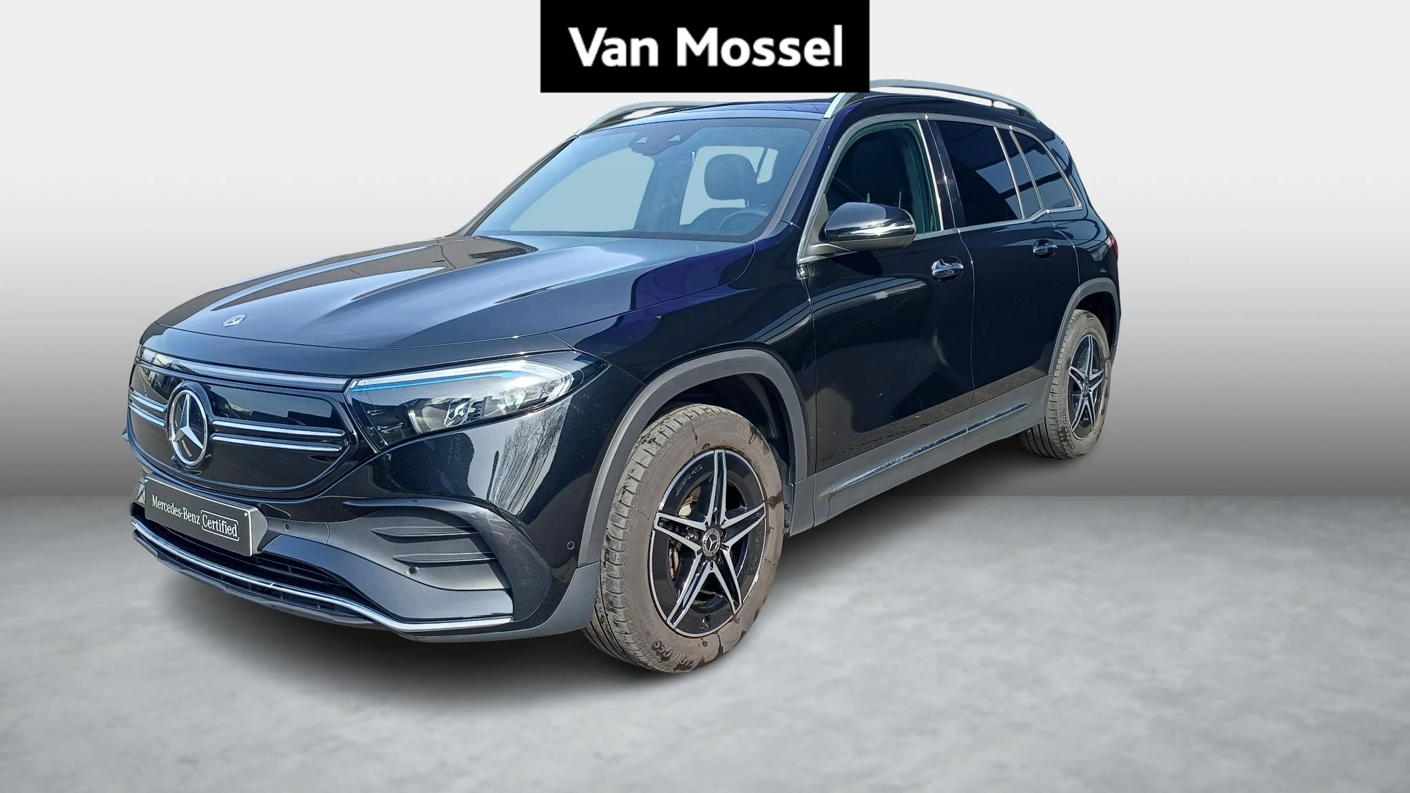 Mercedes-Benz-EQB-image-0