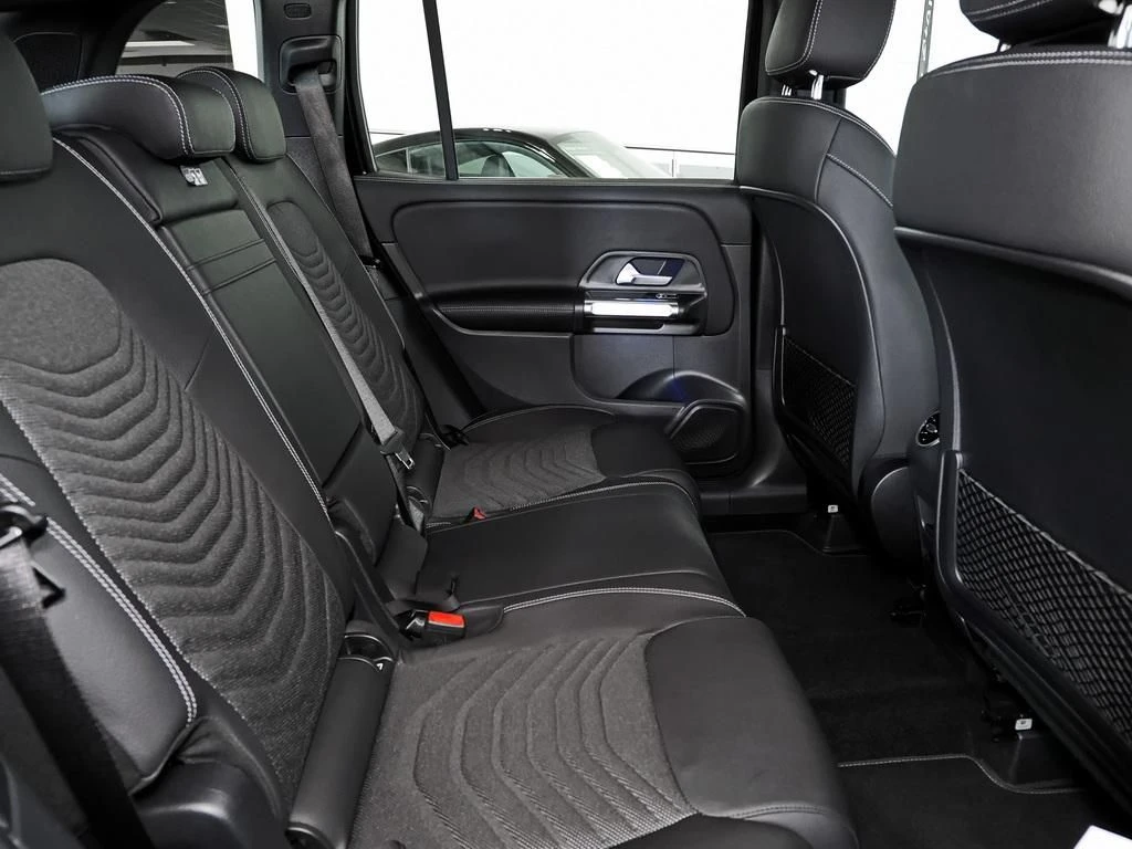 Mercedes-Benz-GLB 200 d-image-14