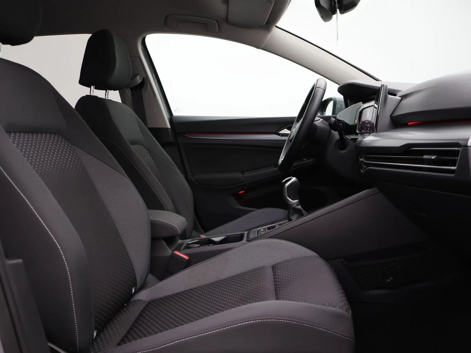 Volkswagen-Golf-image-9