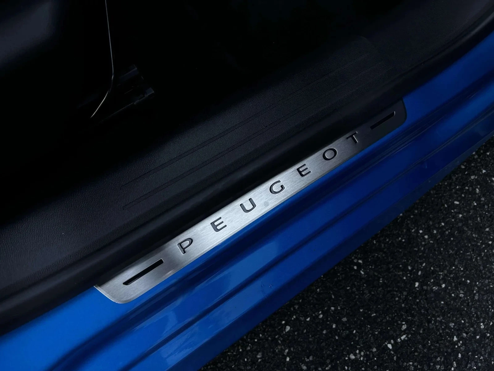 Peugeot-e-208-image-11