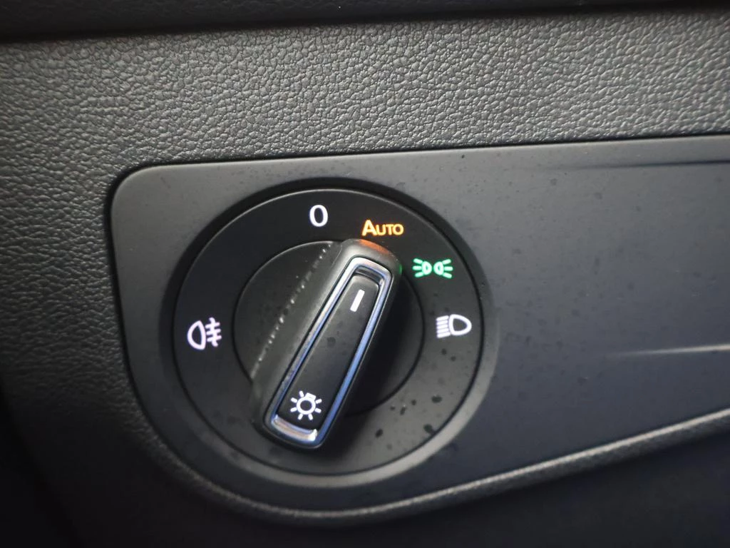 Volkswagen-Tiguan-image-29