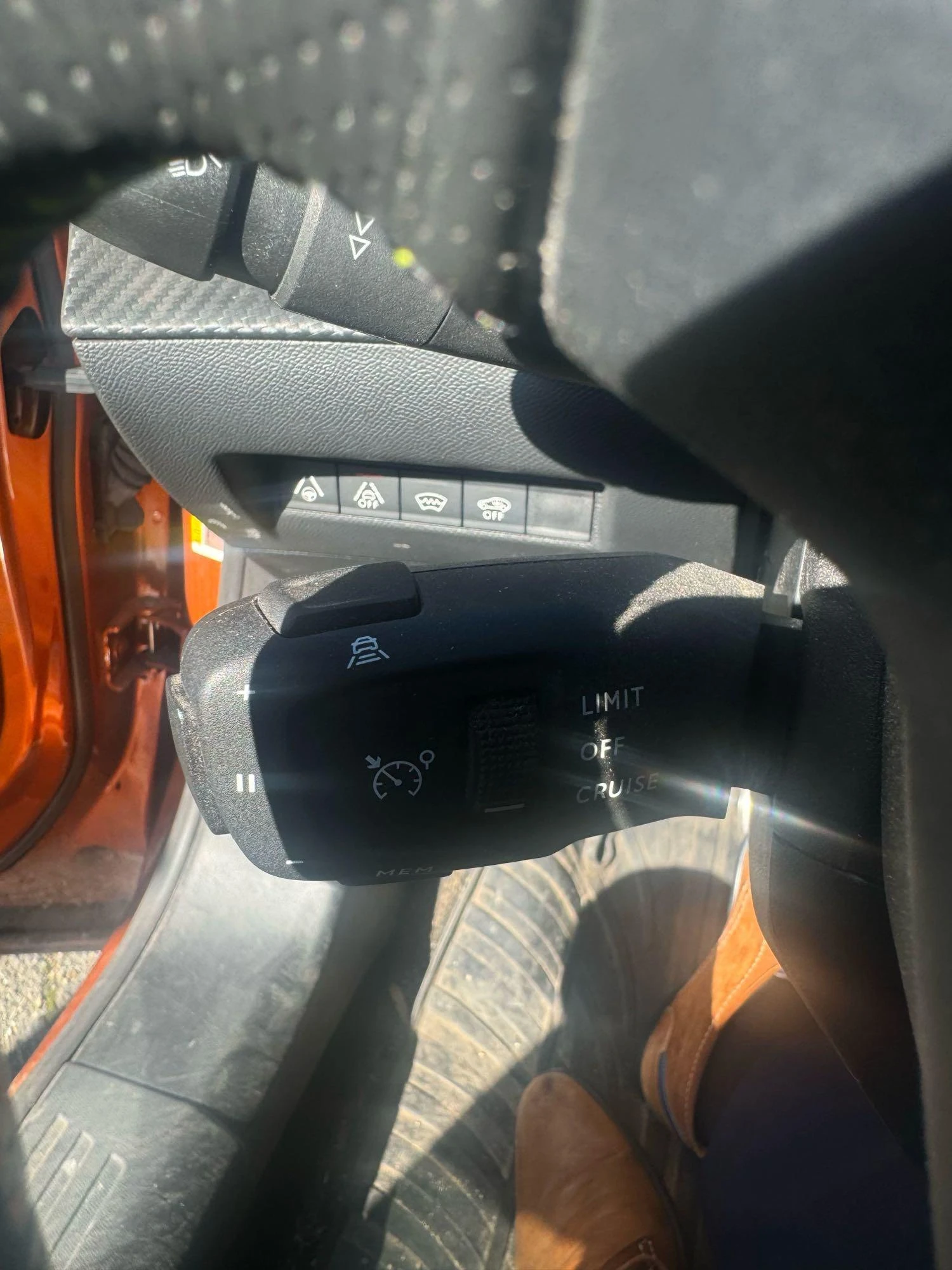 Peugeot-e-2008-image-16