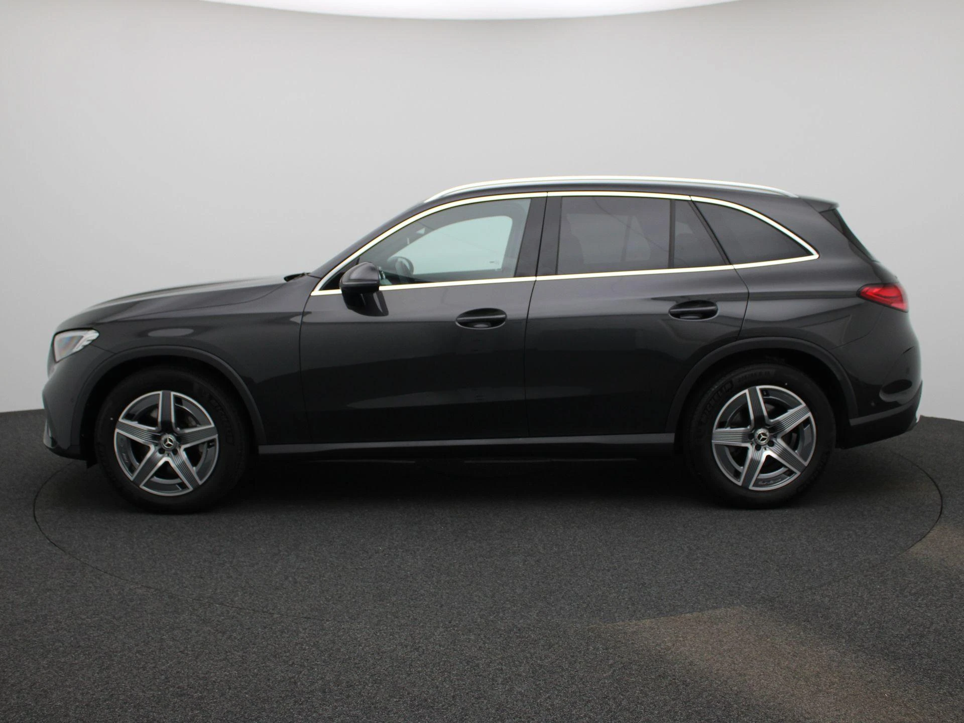 Mercedes-Benz-GLC-image-3