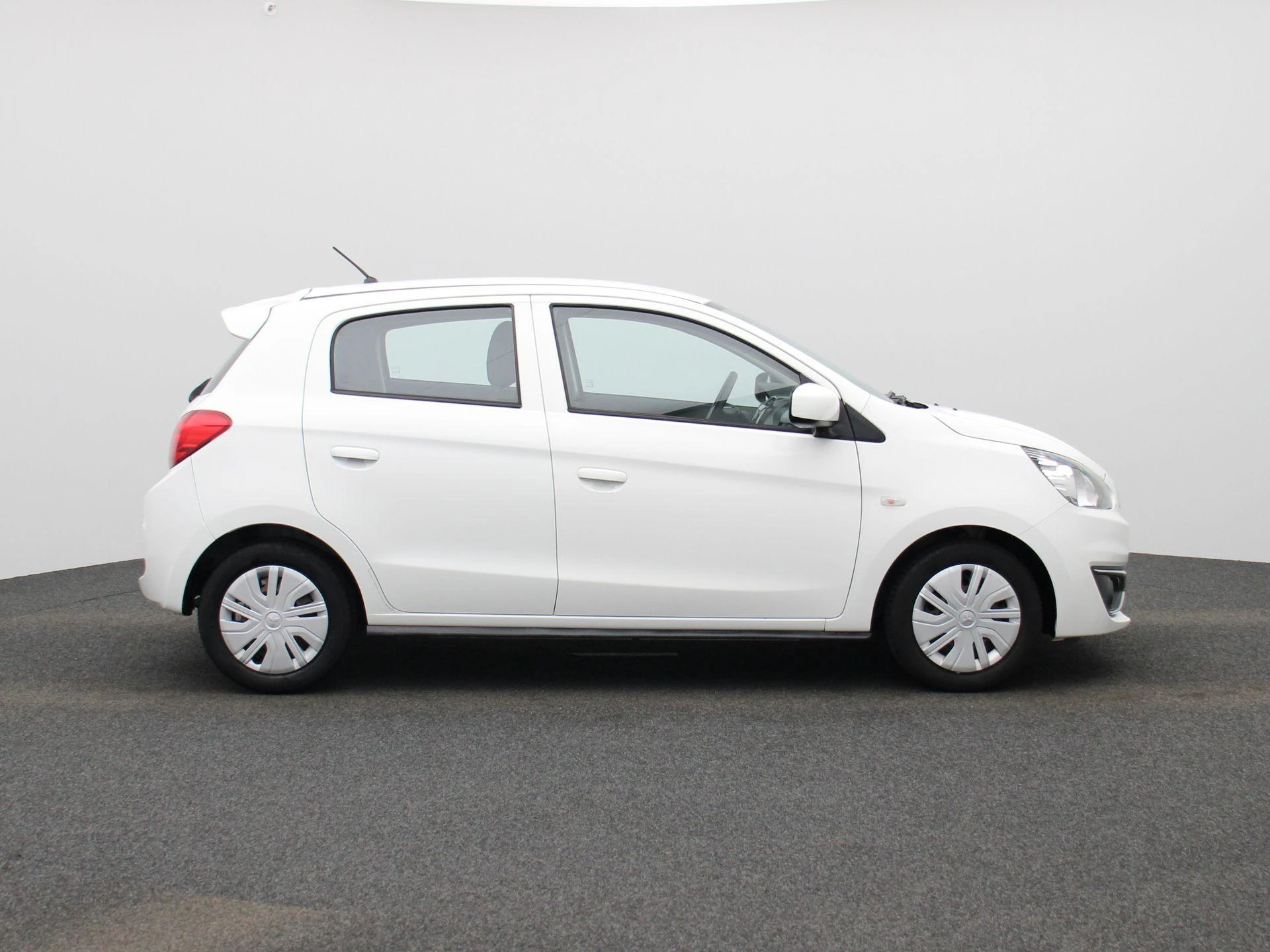 Mitsubishi-Space Star-image-5