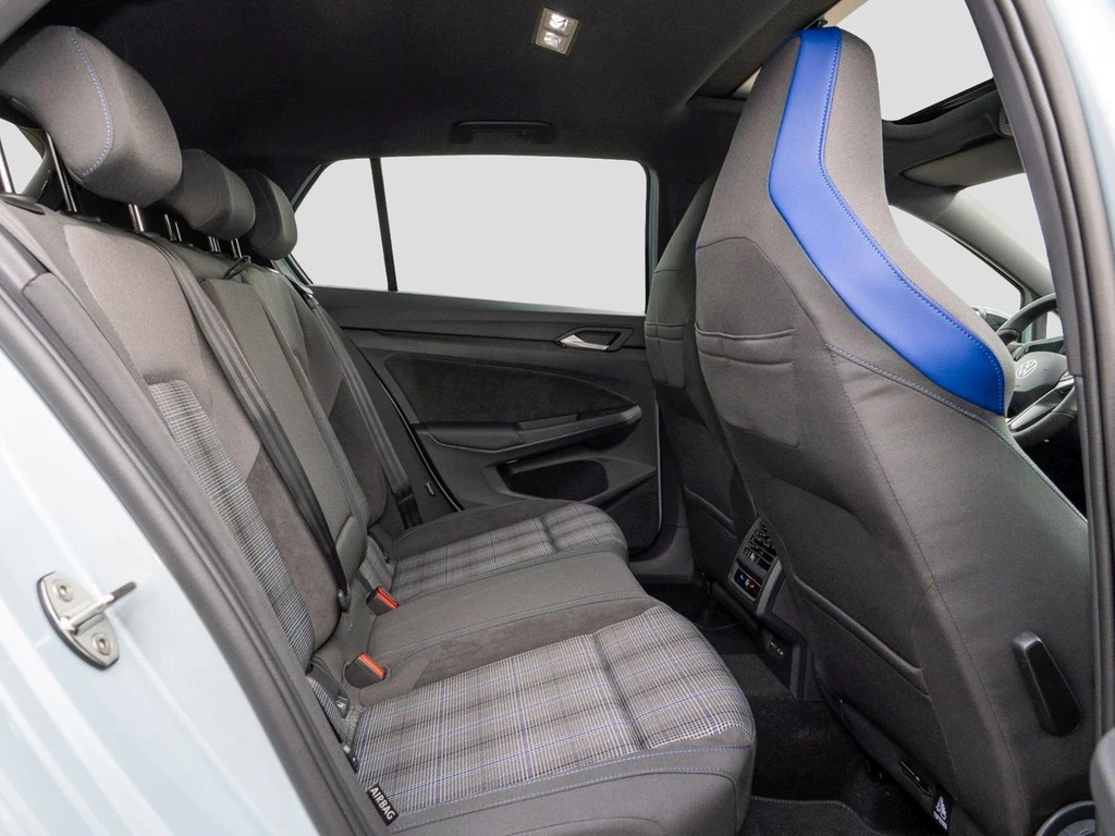 Volkswagen-Golf-image-8