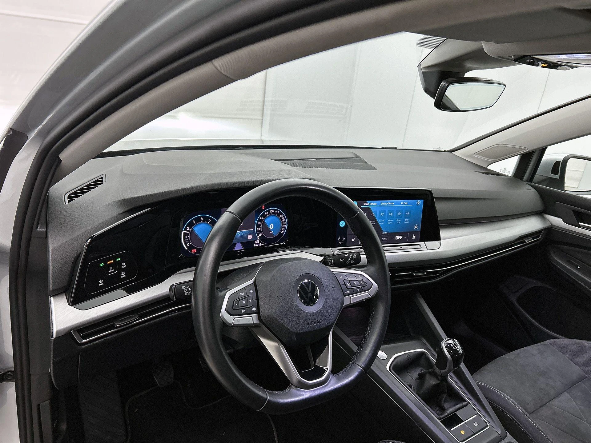 Volkswagen-Golf-image-18