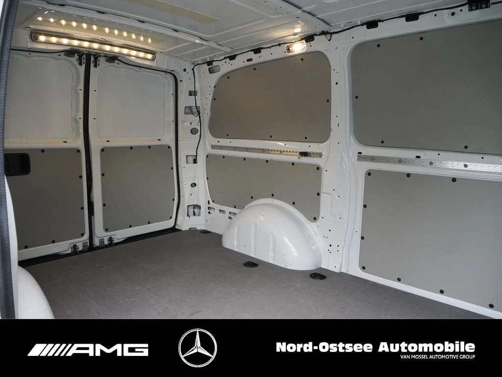 Mercedes-Benz-Vito-image-10