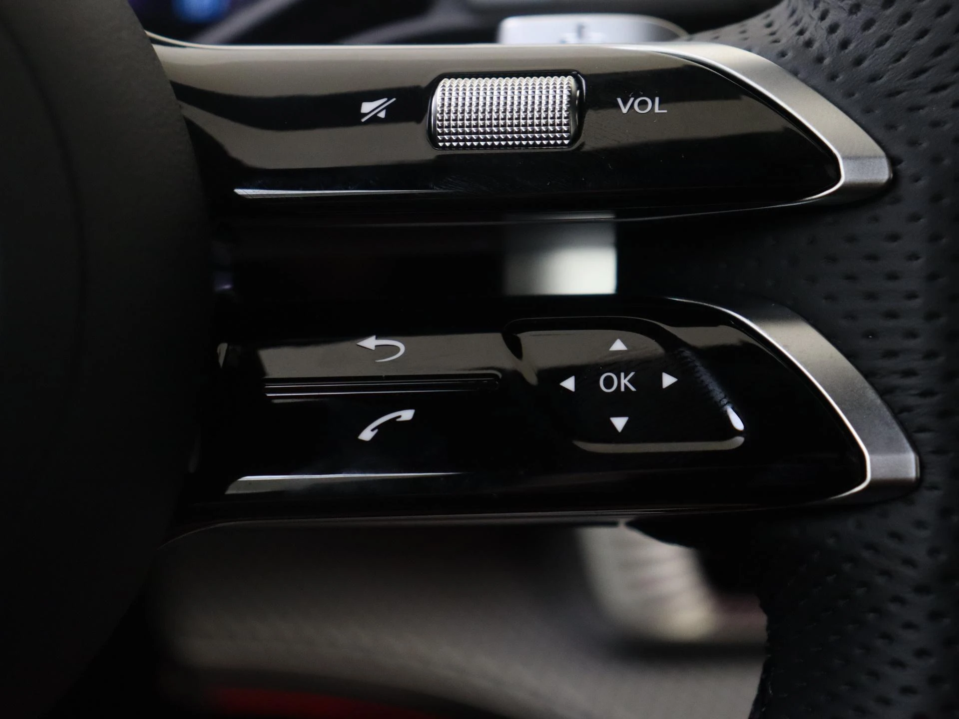 Mercedes-Benz-C-Klasse-image-12