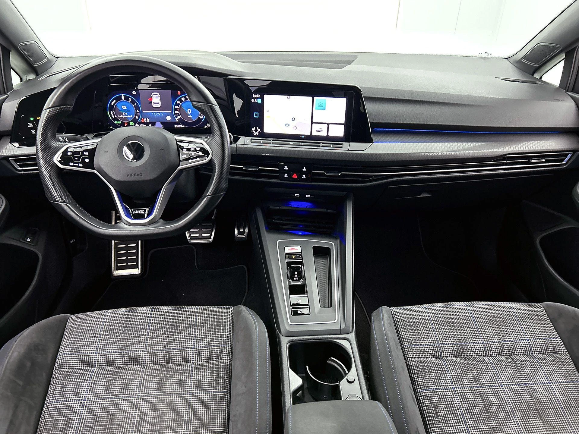 Volkswagen-Golf-image-20