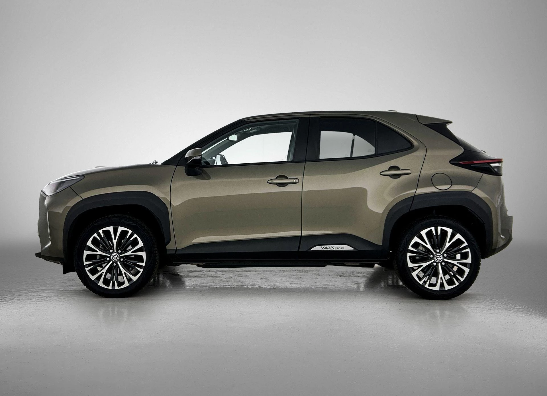 Toyota-Yaris Cross-image-1