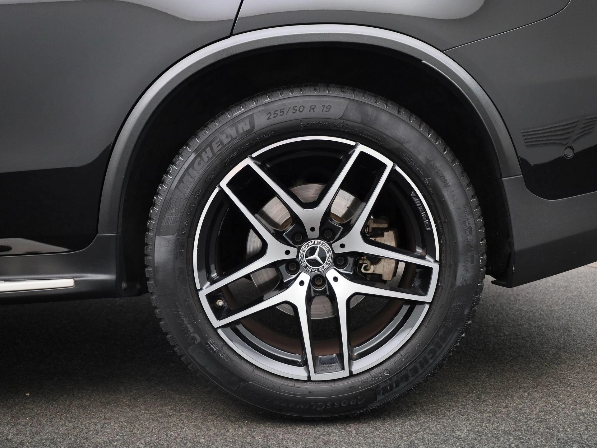 Mercedes-Benz-GLC-image-12