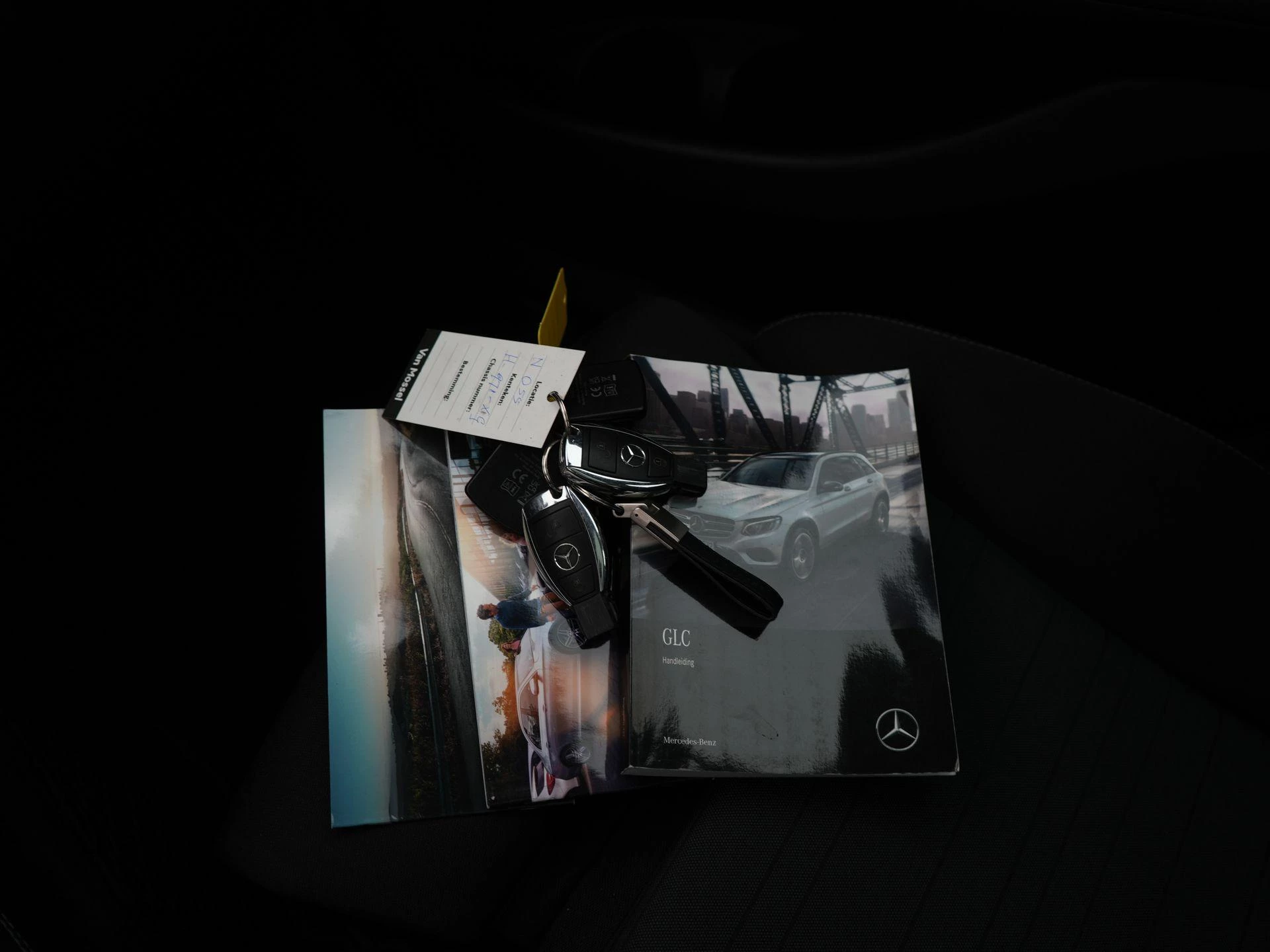 Mercedes-Benz-GLC-image-29