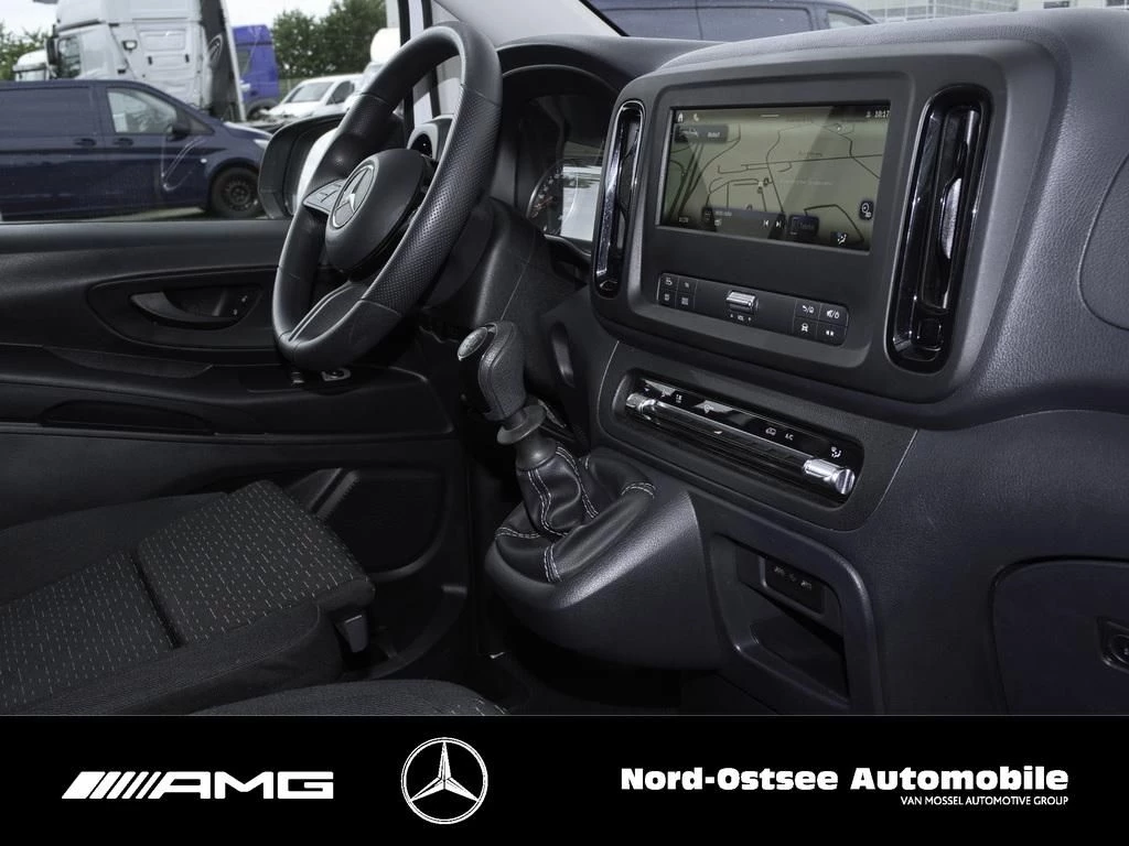 Mercedes-Benz-Vito-image-7