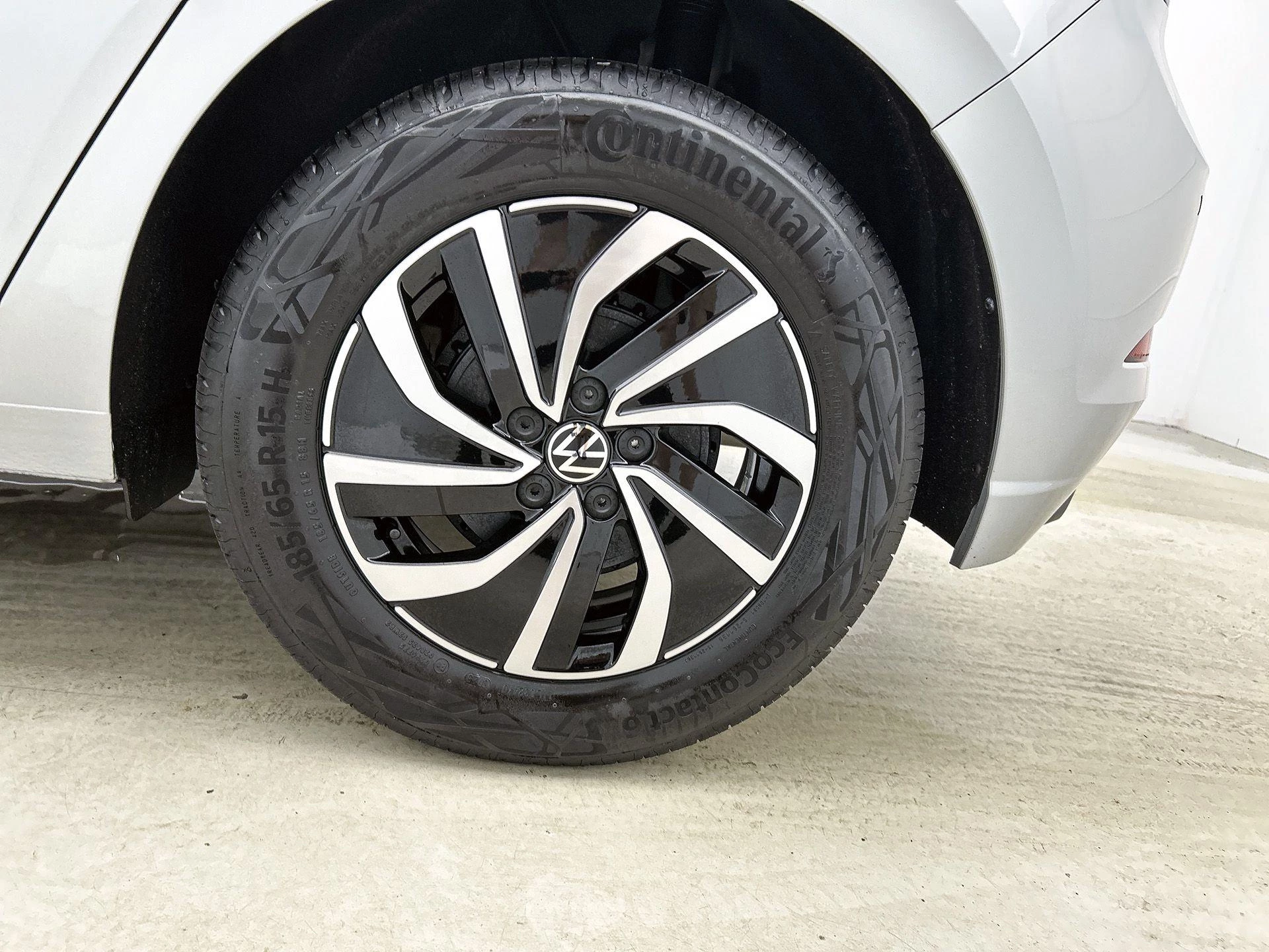 Volkswagen-Polo-image-29