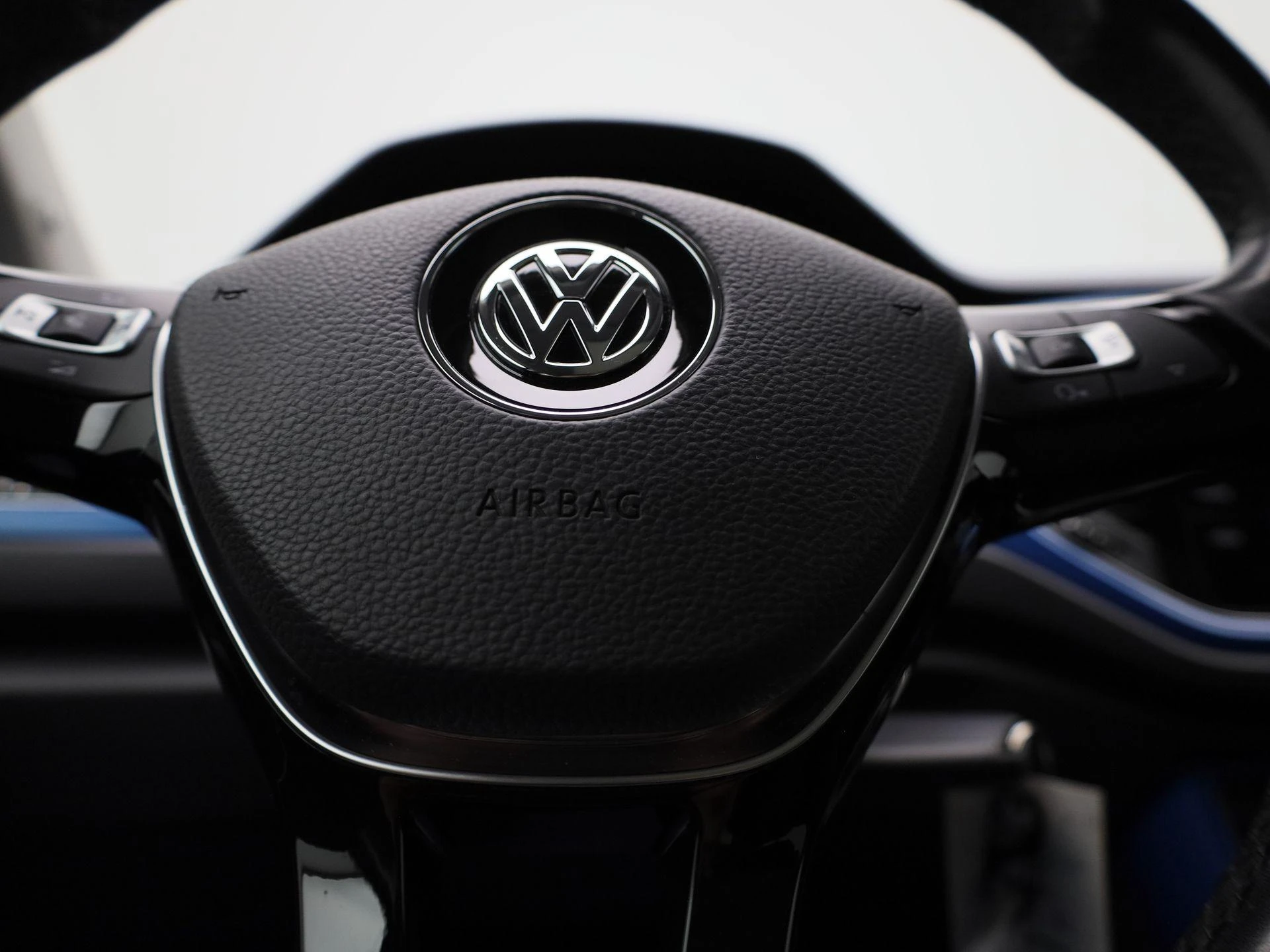 Volkswagen-T-Roc-image-29