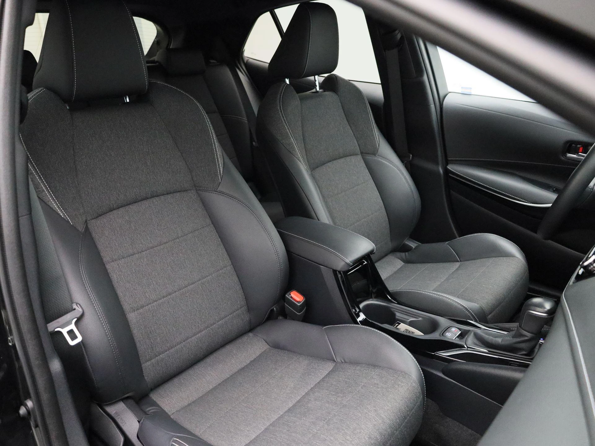 Toyota Corolla 1.8 Hybrid Business Plus