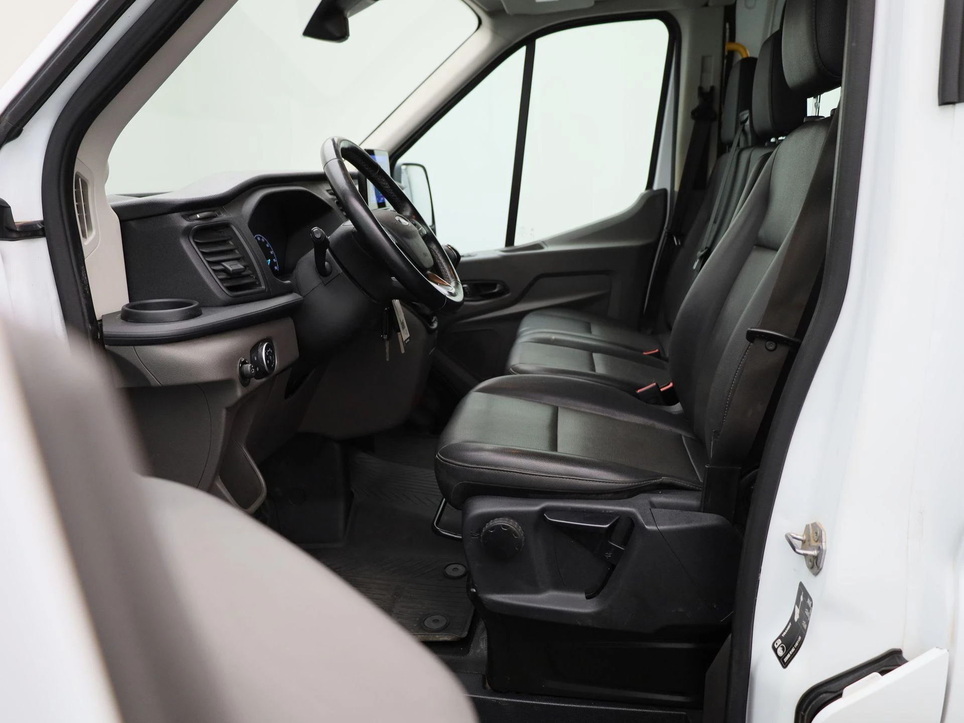 Ford Transit 350L 2.0TD 130pk 96kW M6 Trend