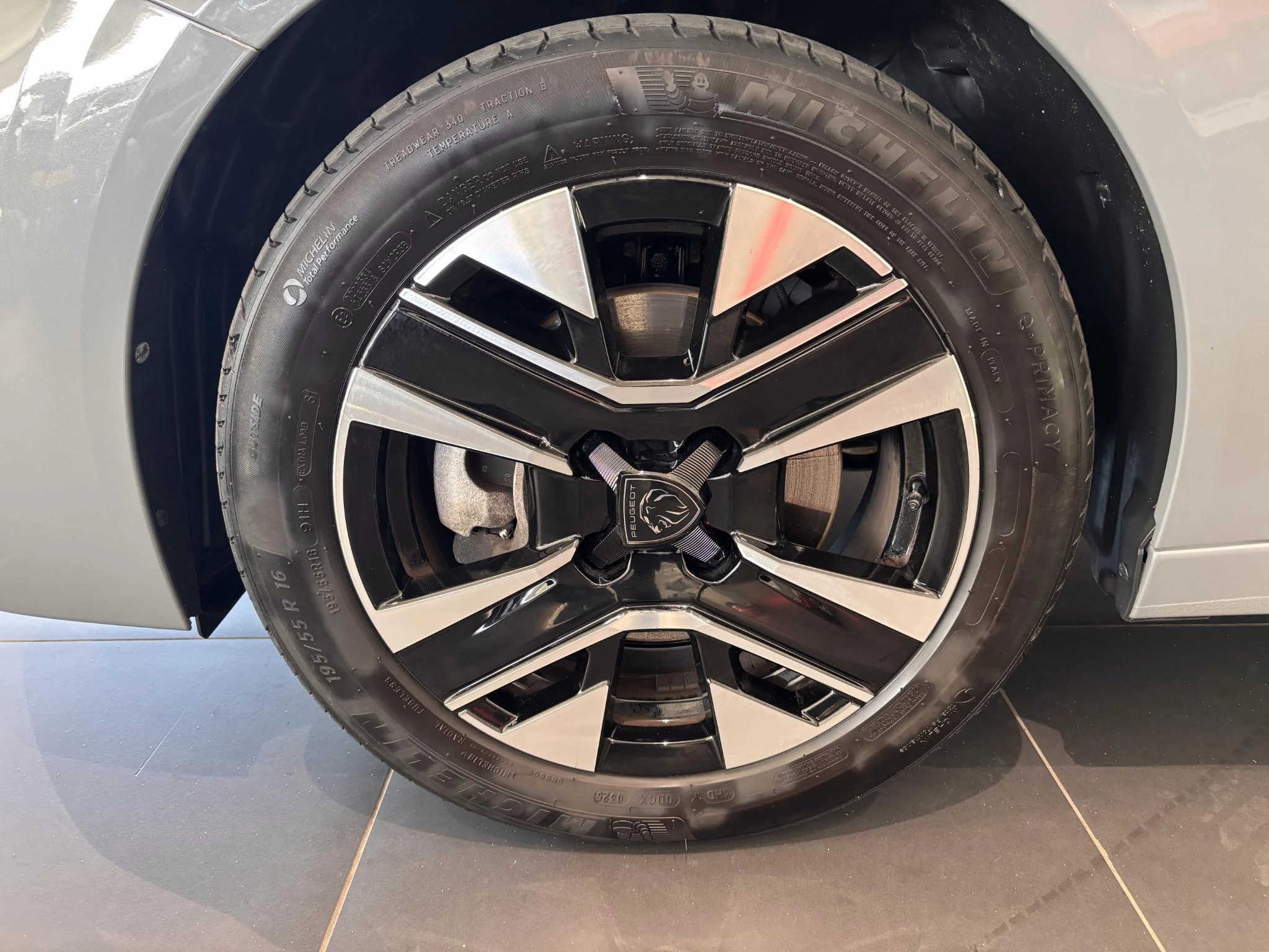 Peugeot-208-image-9