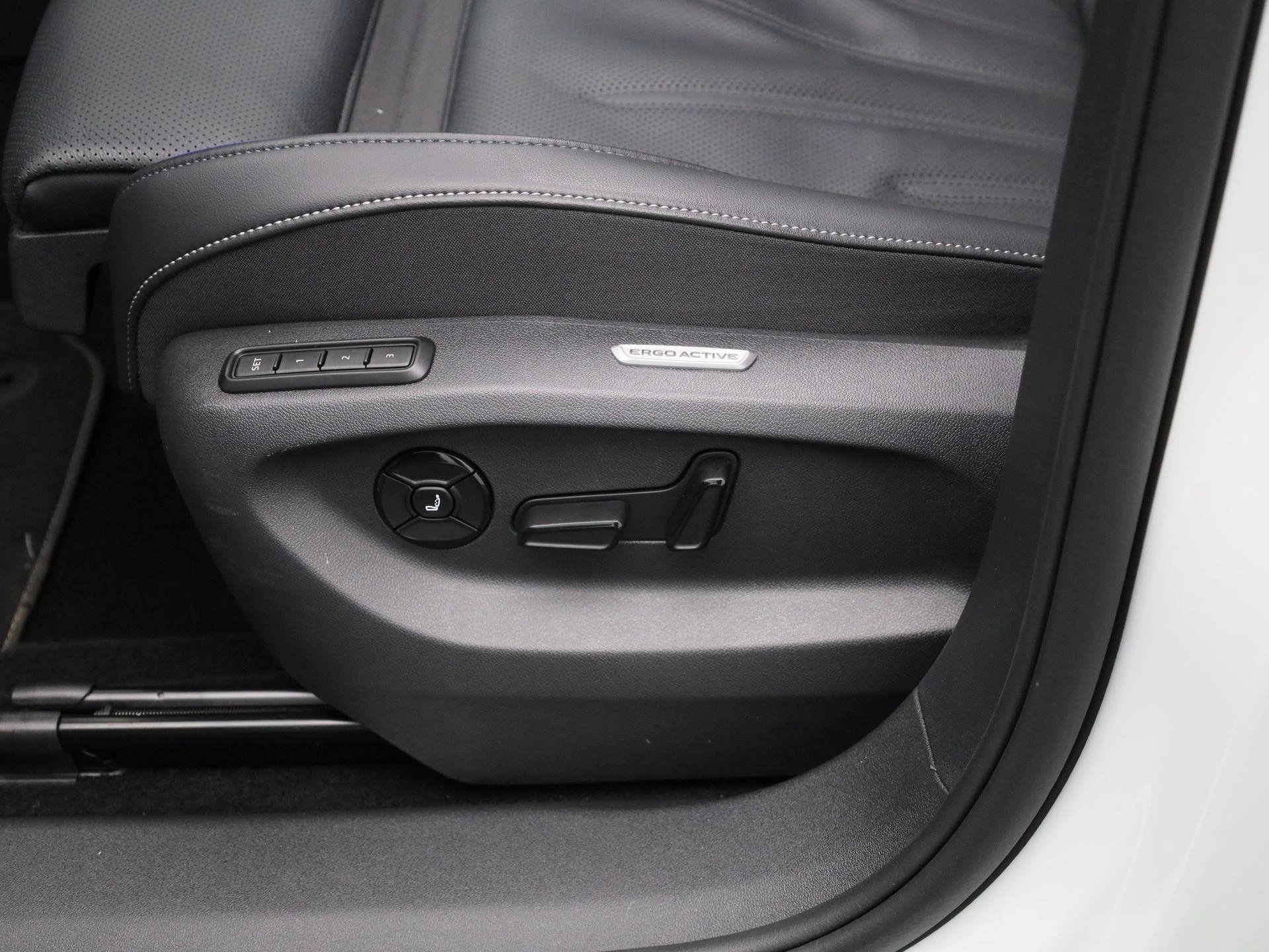 Volkswagen-Tiguan-image-34