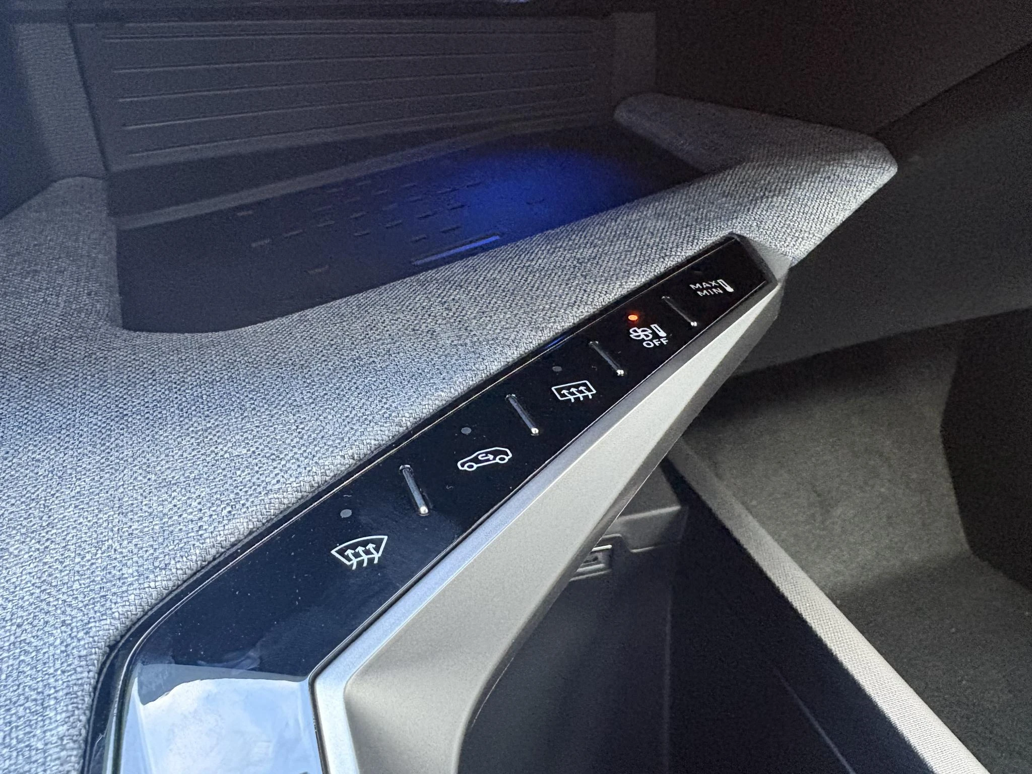 Peugeot-e-5008-image-19