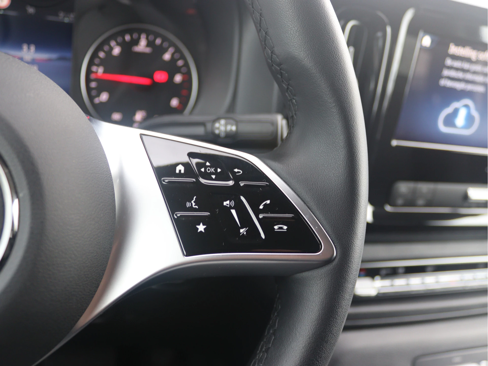 Mercedes-Benz-Vito-image-8