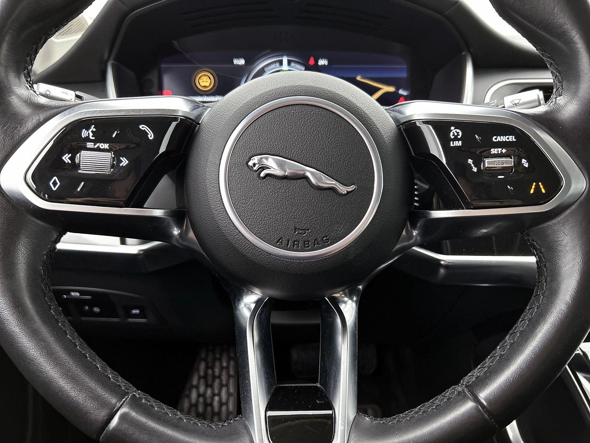 Jaguar-I-PACE-image-42