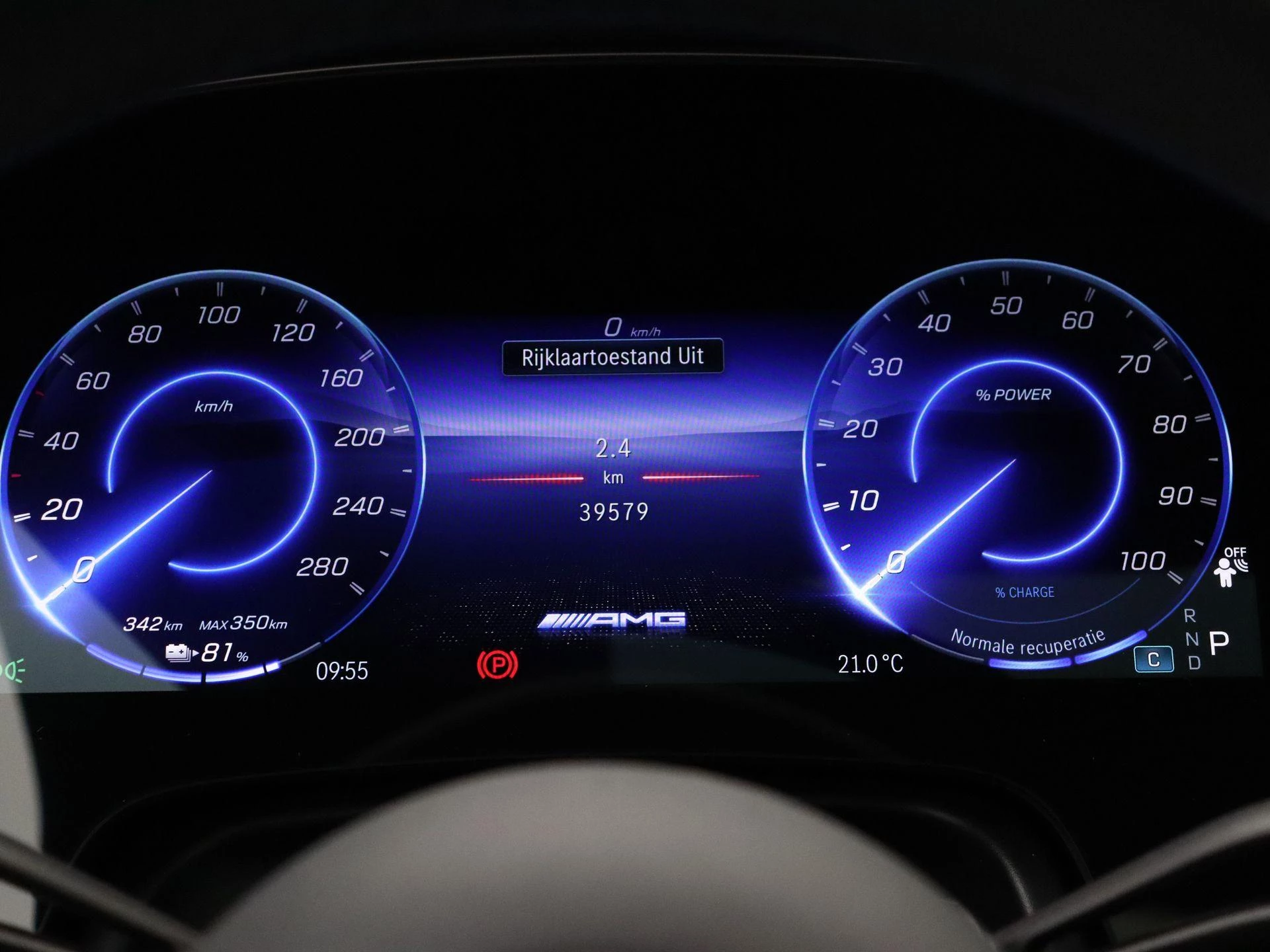 Mercedes-Benz-EQE-image-23