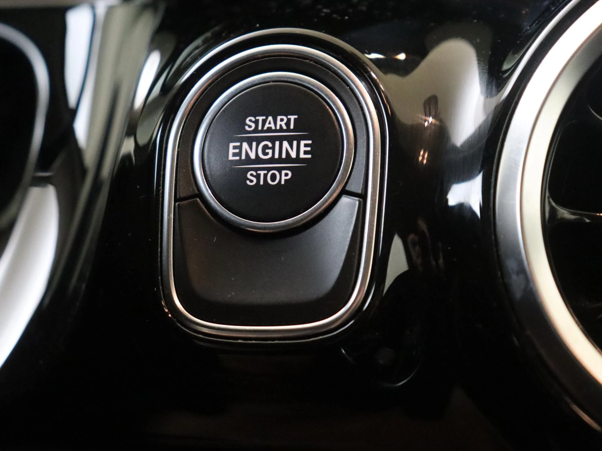 Mercedes-Benz-B-Klasse-image-22