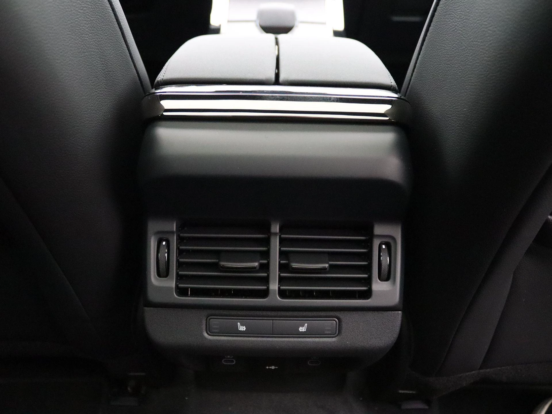 Land Rover-Range Rover Evoque-image-35