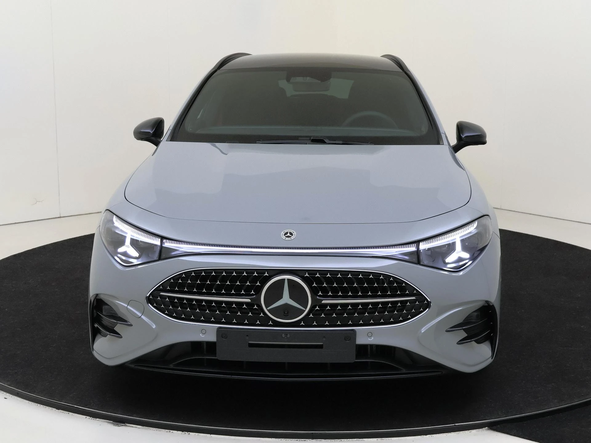 Mercedes-Benz-CLA-image-5