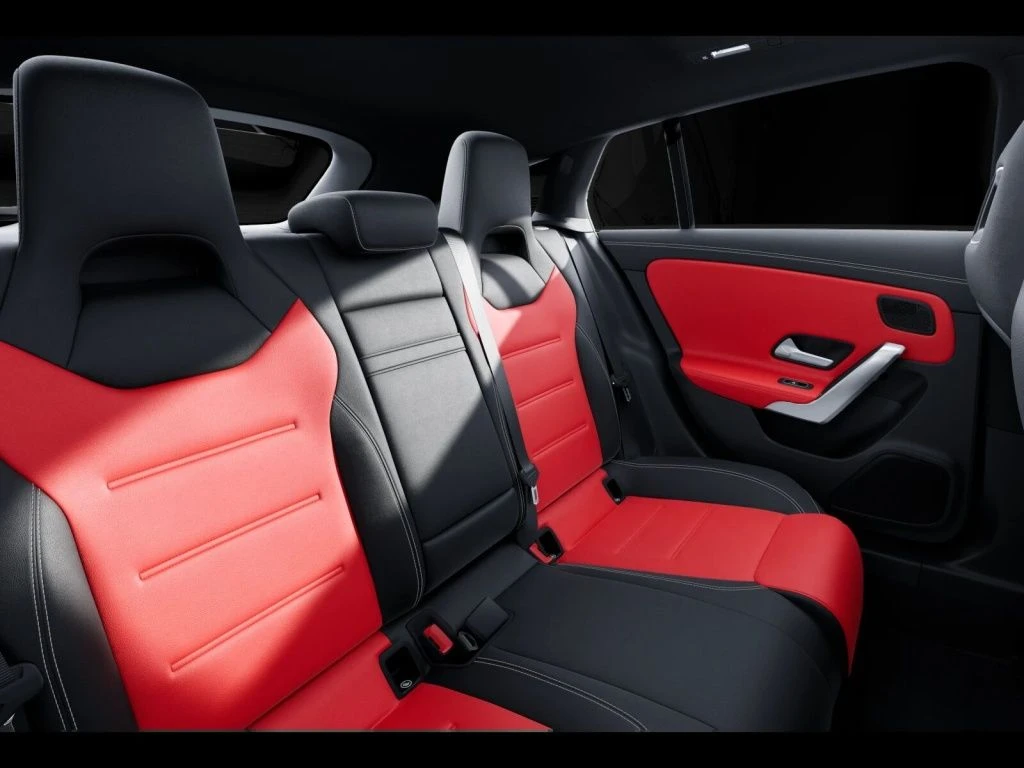 Mercedes-Benz-CLA 200-image-11